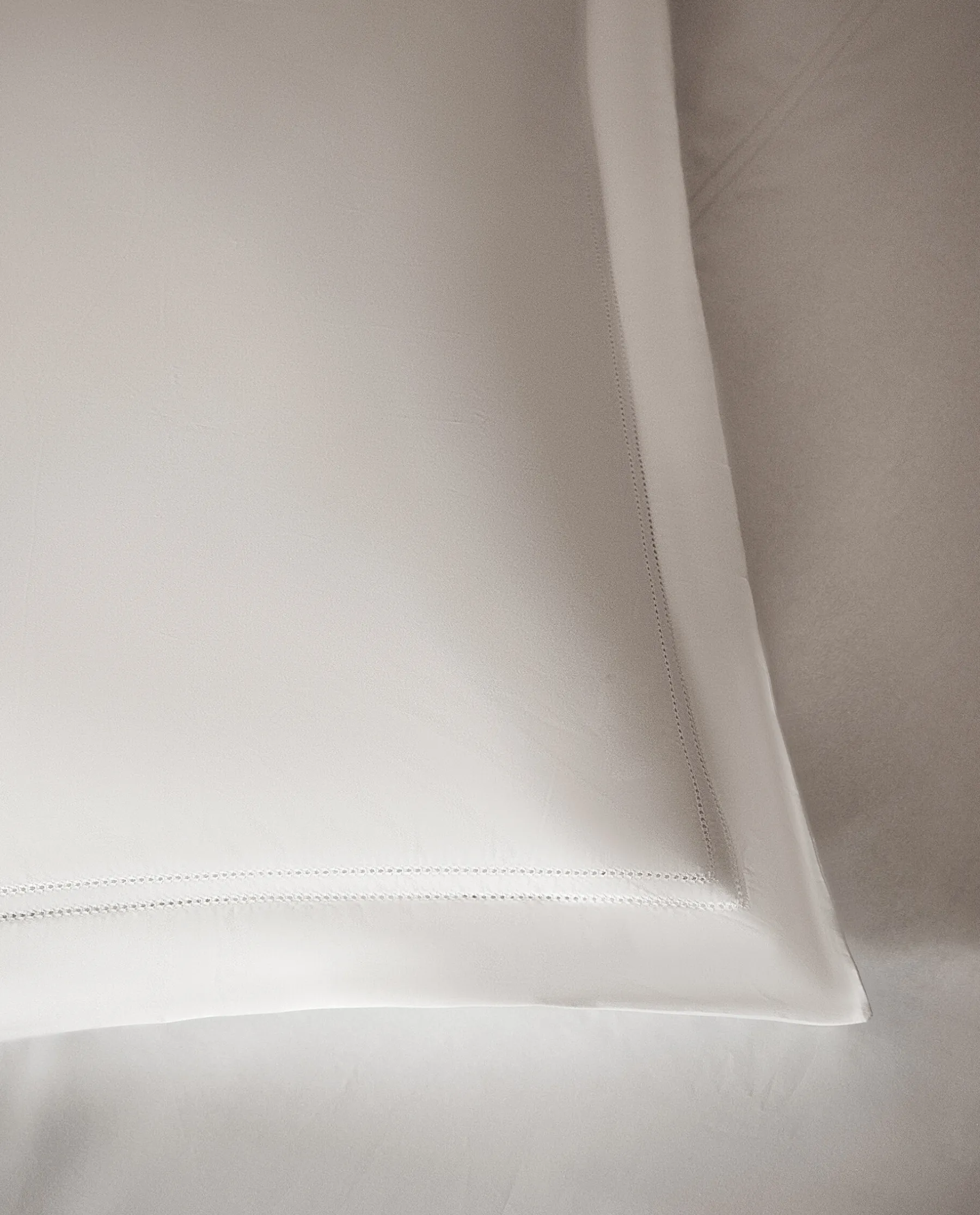 ZARA Home (500 Thread Count) Sateen Pillowcase With Double Hemstitching