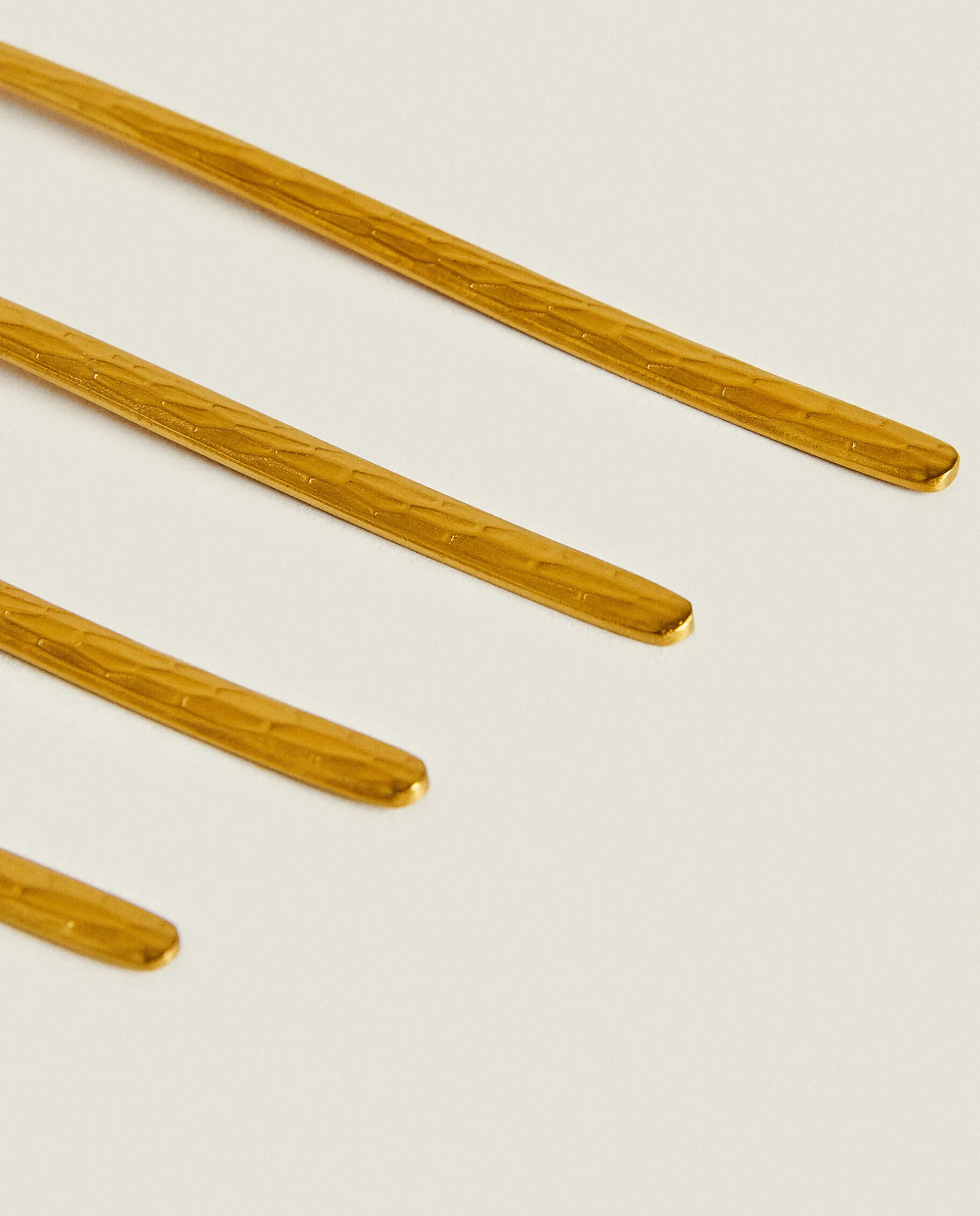 ZARA Home Box Of 4 Dessert Spoons With Hammered Handle