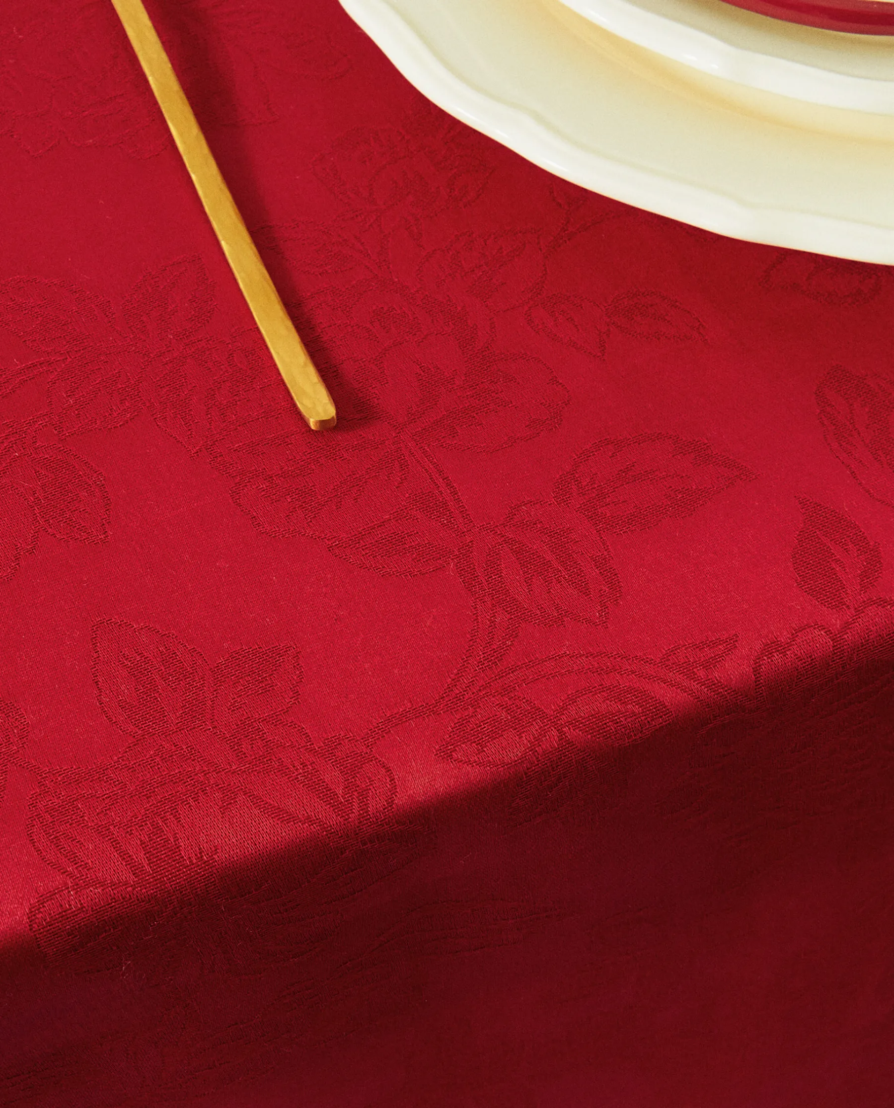 ZARA Home Christmas Floral Jacquard Tablecloth
