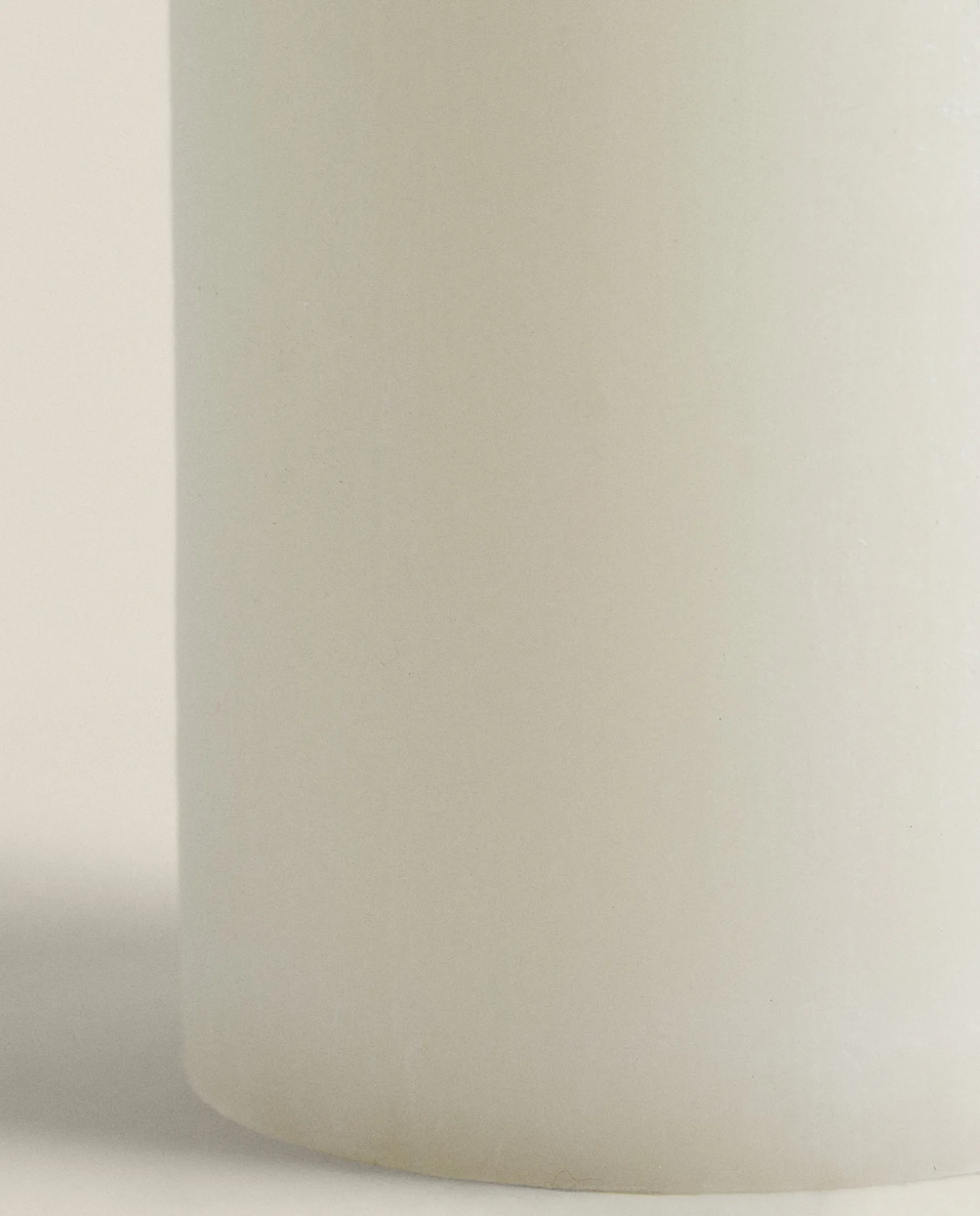 ZARA Home Cylindrical Candle