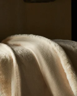 ZARA Home Double-Textured Faux Fur Blanket