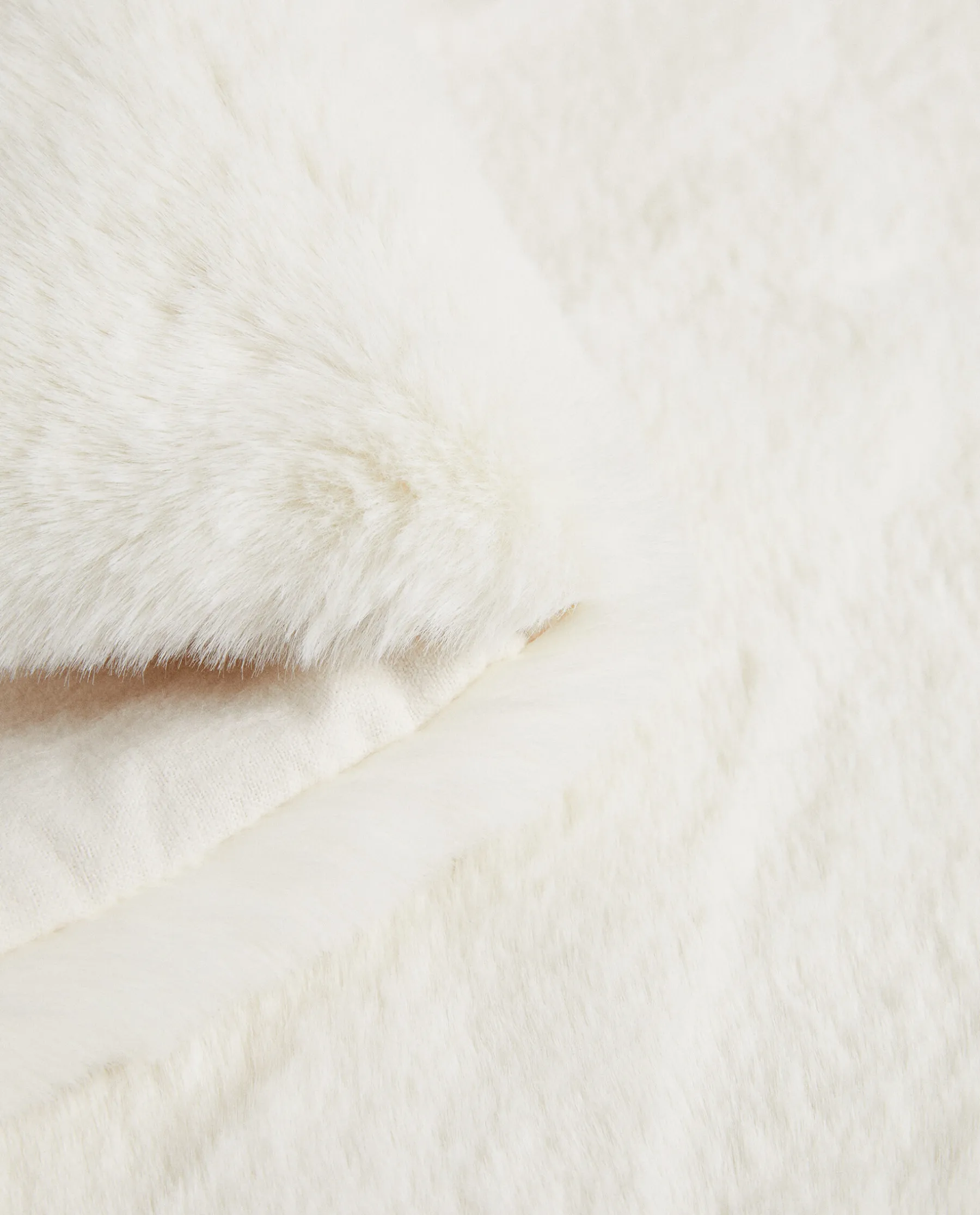 ZARA Home Double-Textured Faux Fur Blanket