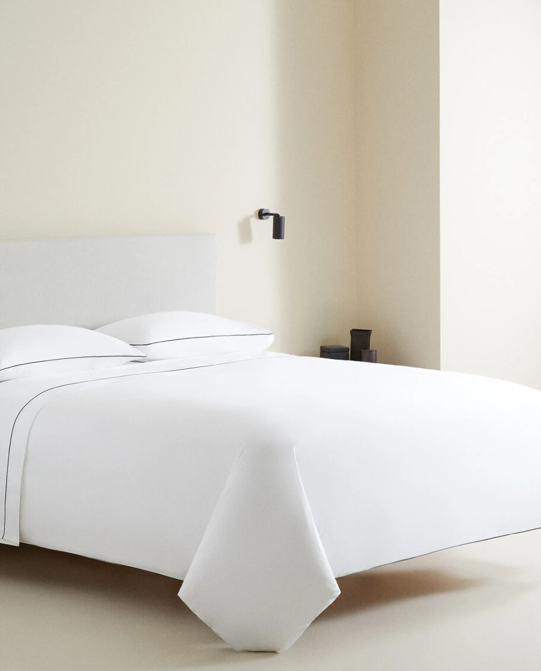 ZARA Home Duvet Cover With Colored Piping Detail