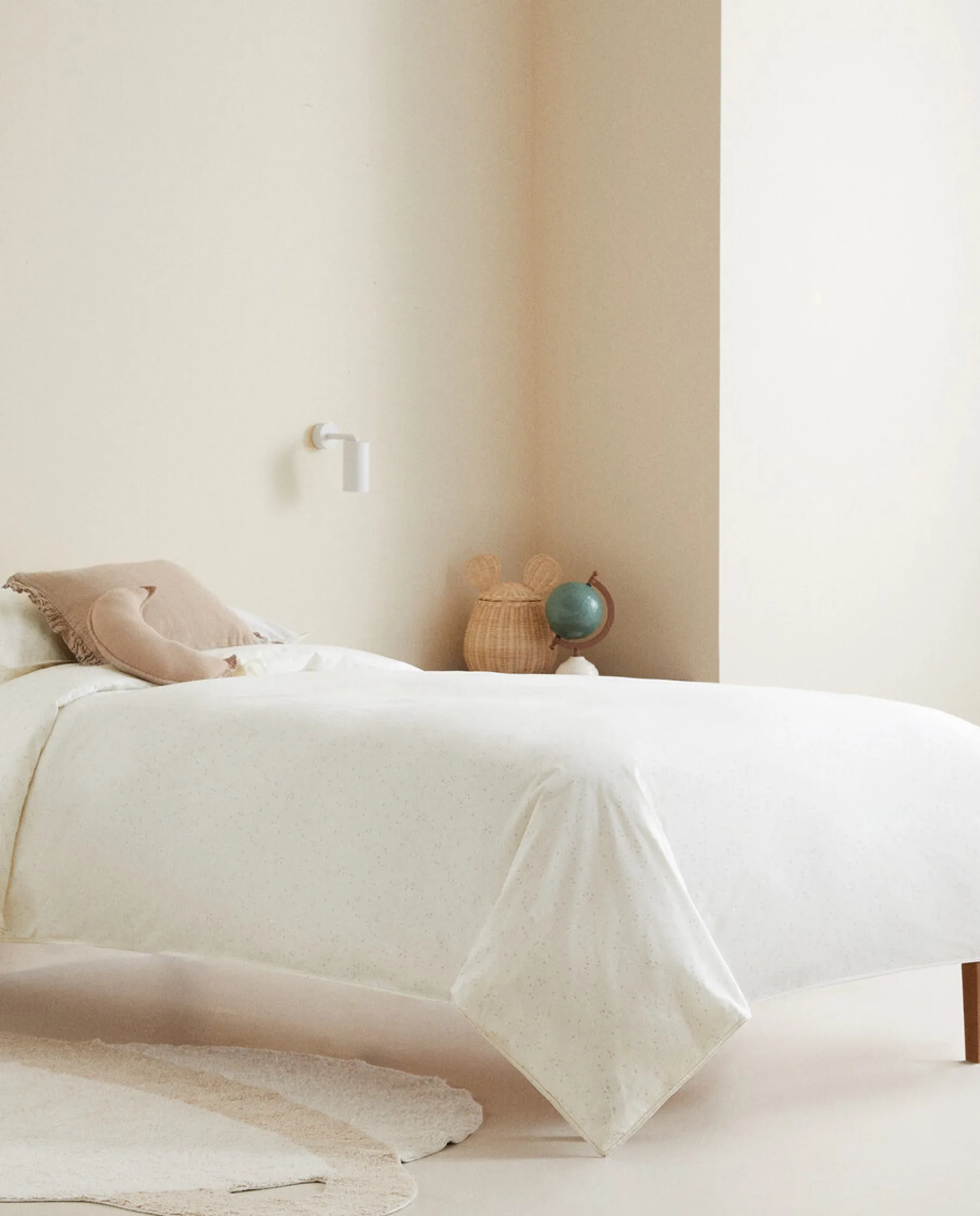 ZARA Home Fitted Sheet With Moon And Star Print