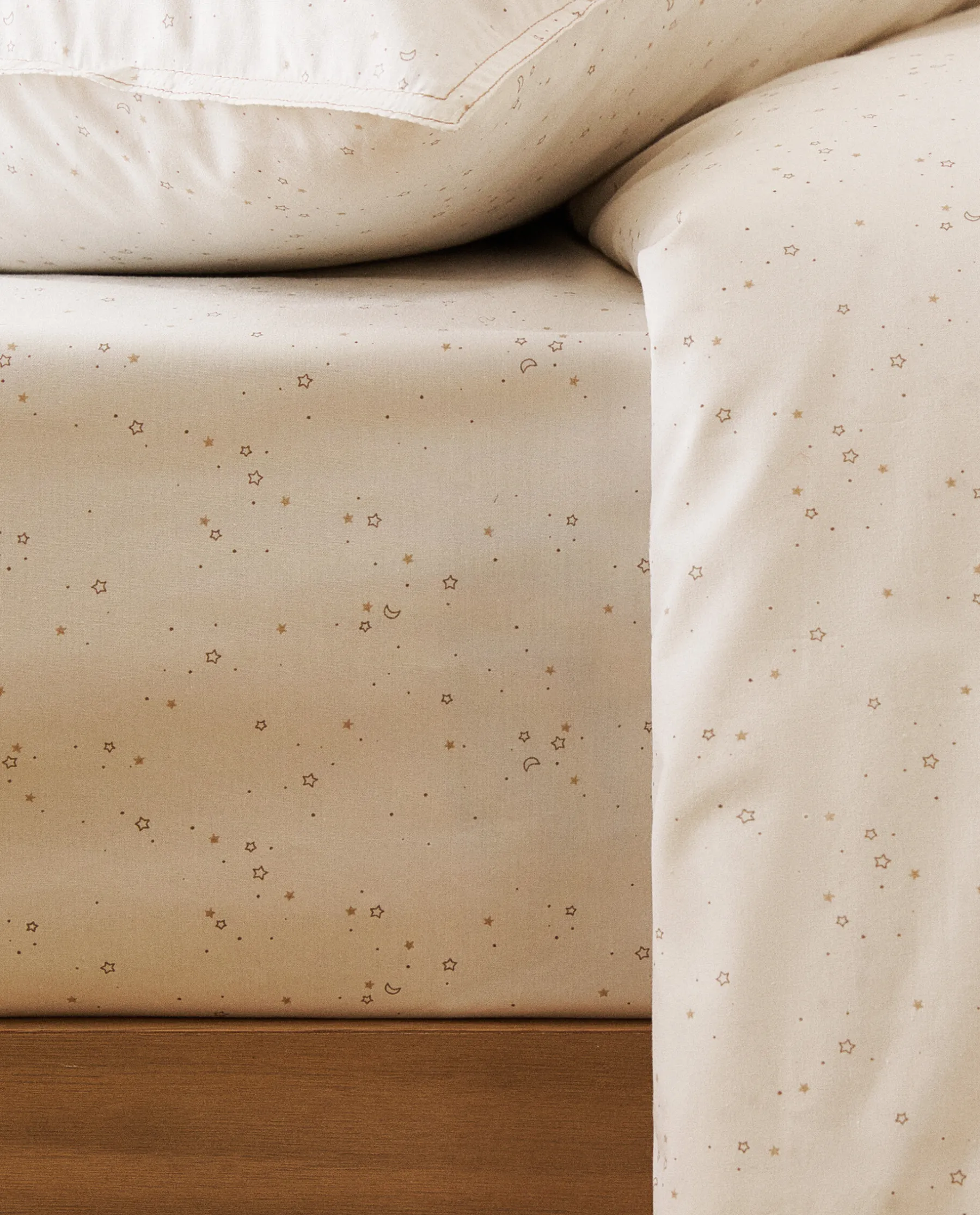 ZARA Home Fitted Sheet With Moon And Star Print