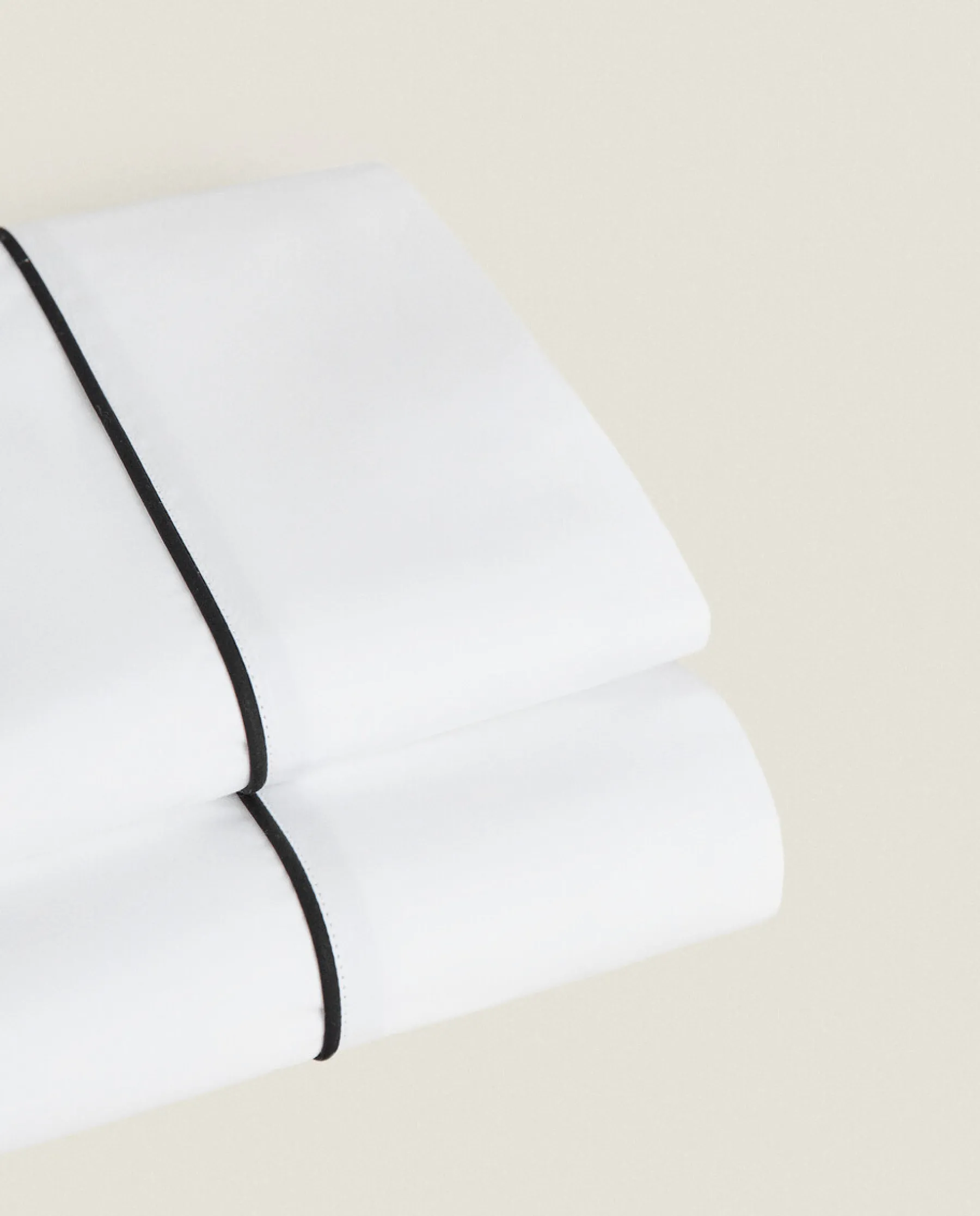 ZARA Home Flat Sheet With Colored Piping Detail