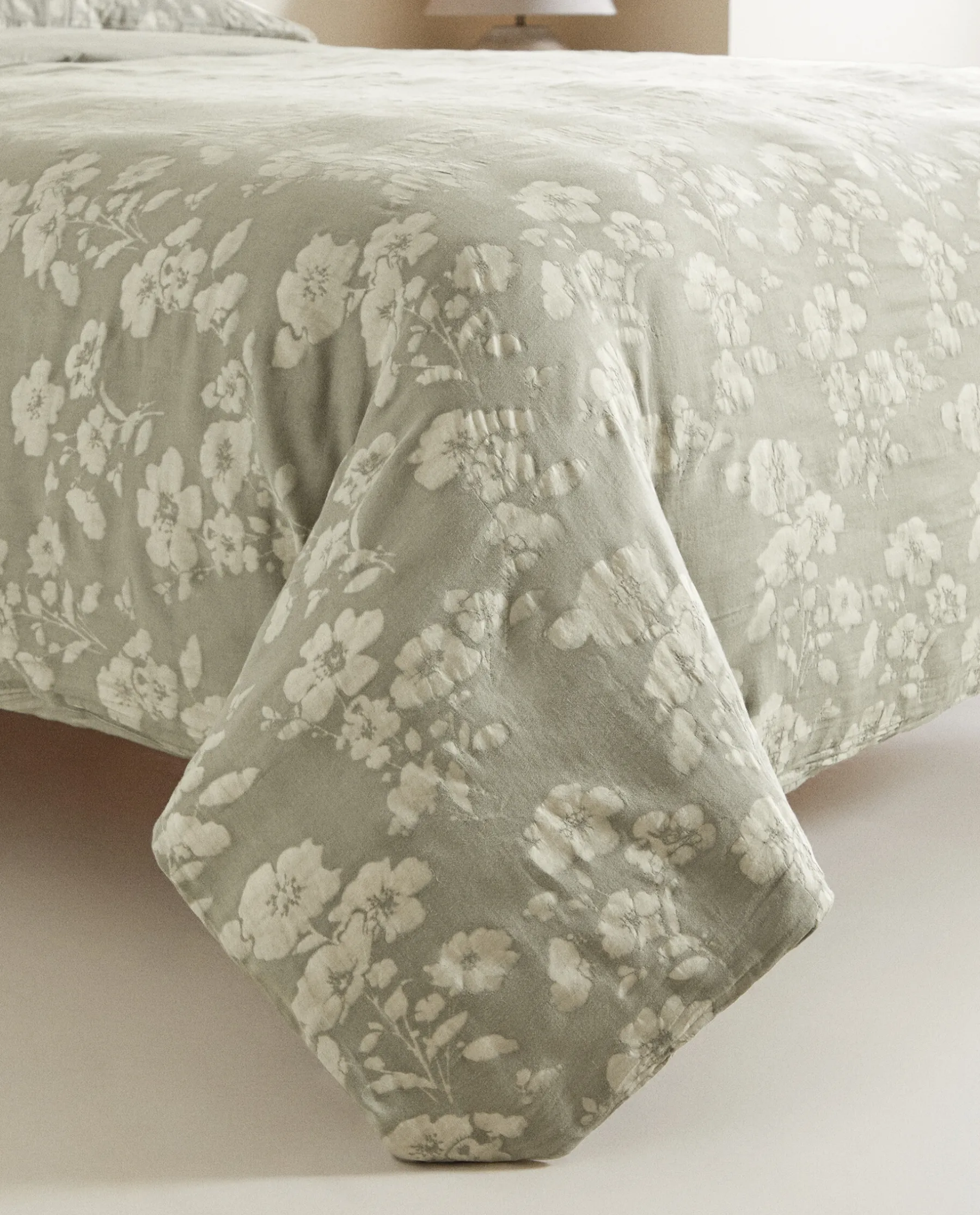 ZARA Home Floral Jacquard Duvet Cover