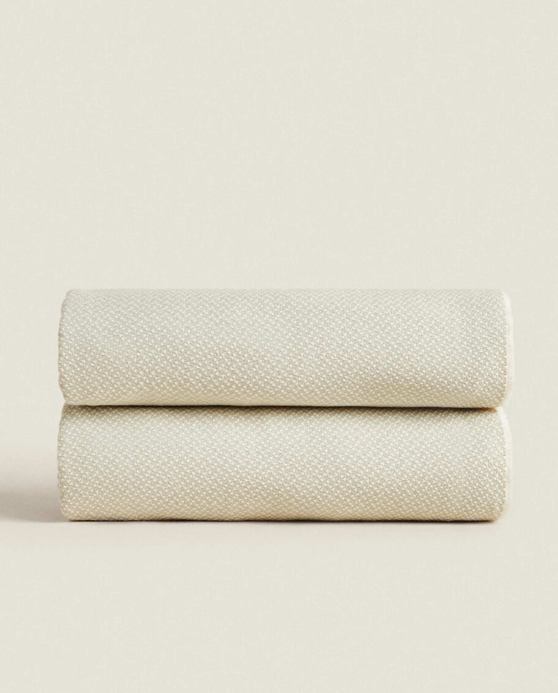 ZARA Home Fringed Acrylic Blanket