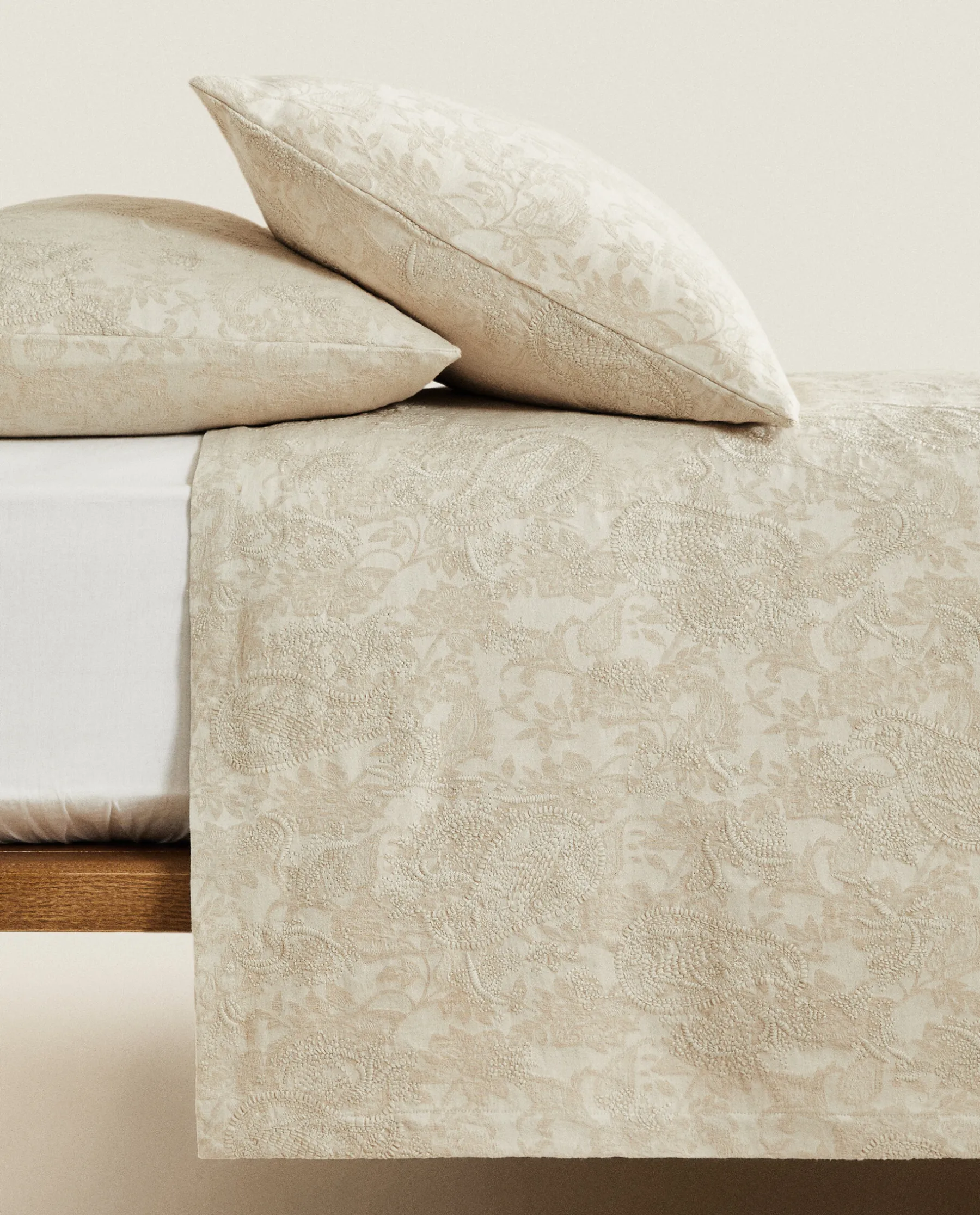 ZARA Home Jacquard Bedspread