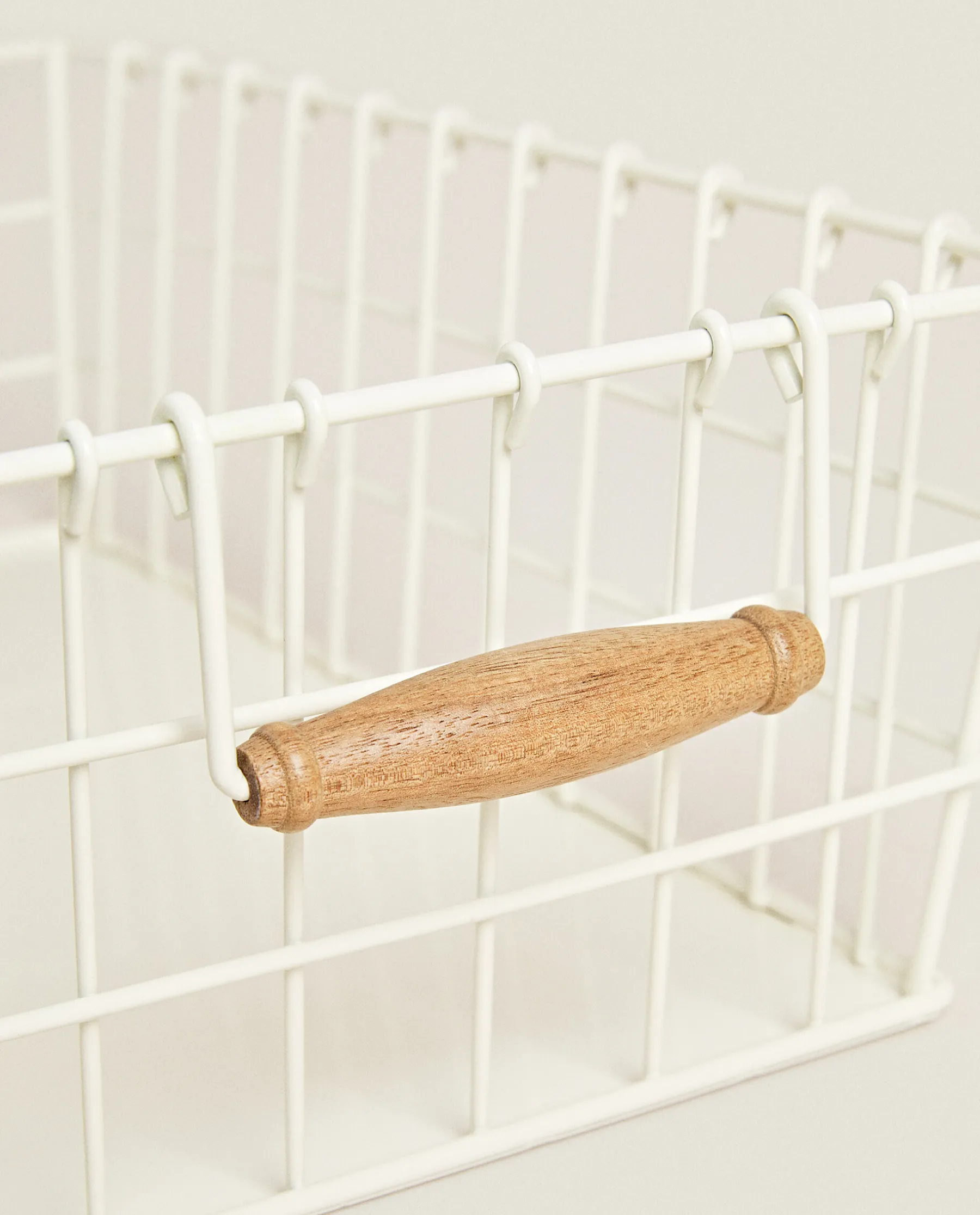 ZARA Home Lacquered Metal Basket