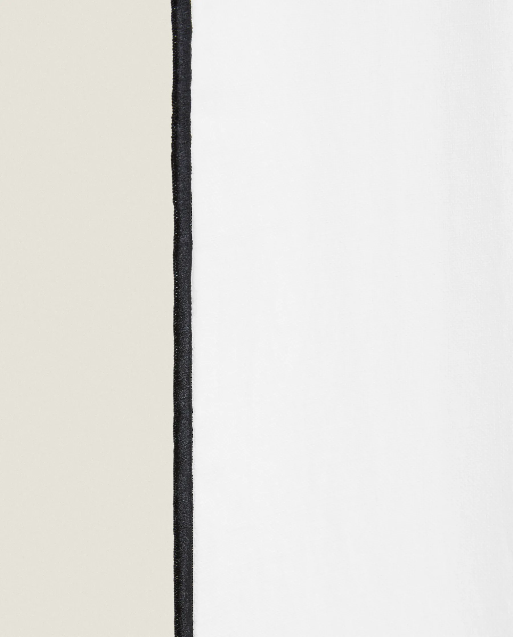 ZARA Home Linen Overlock Curtain