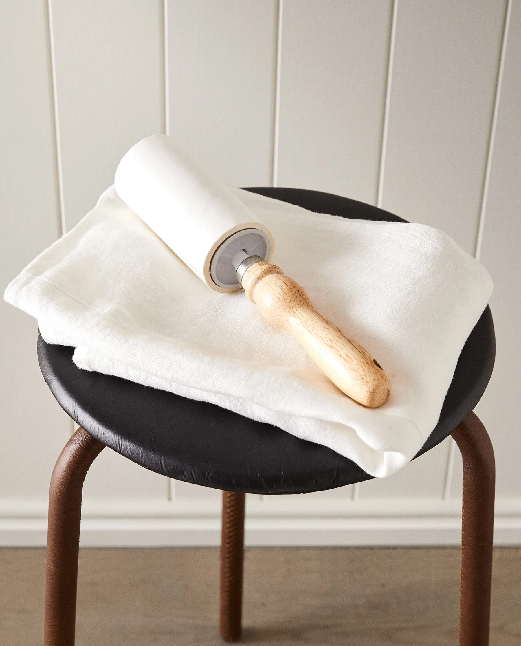 ZARA Home Oak Lint Roller