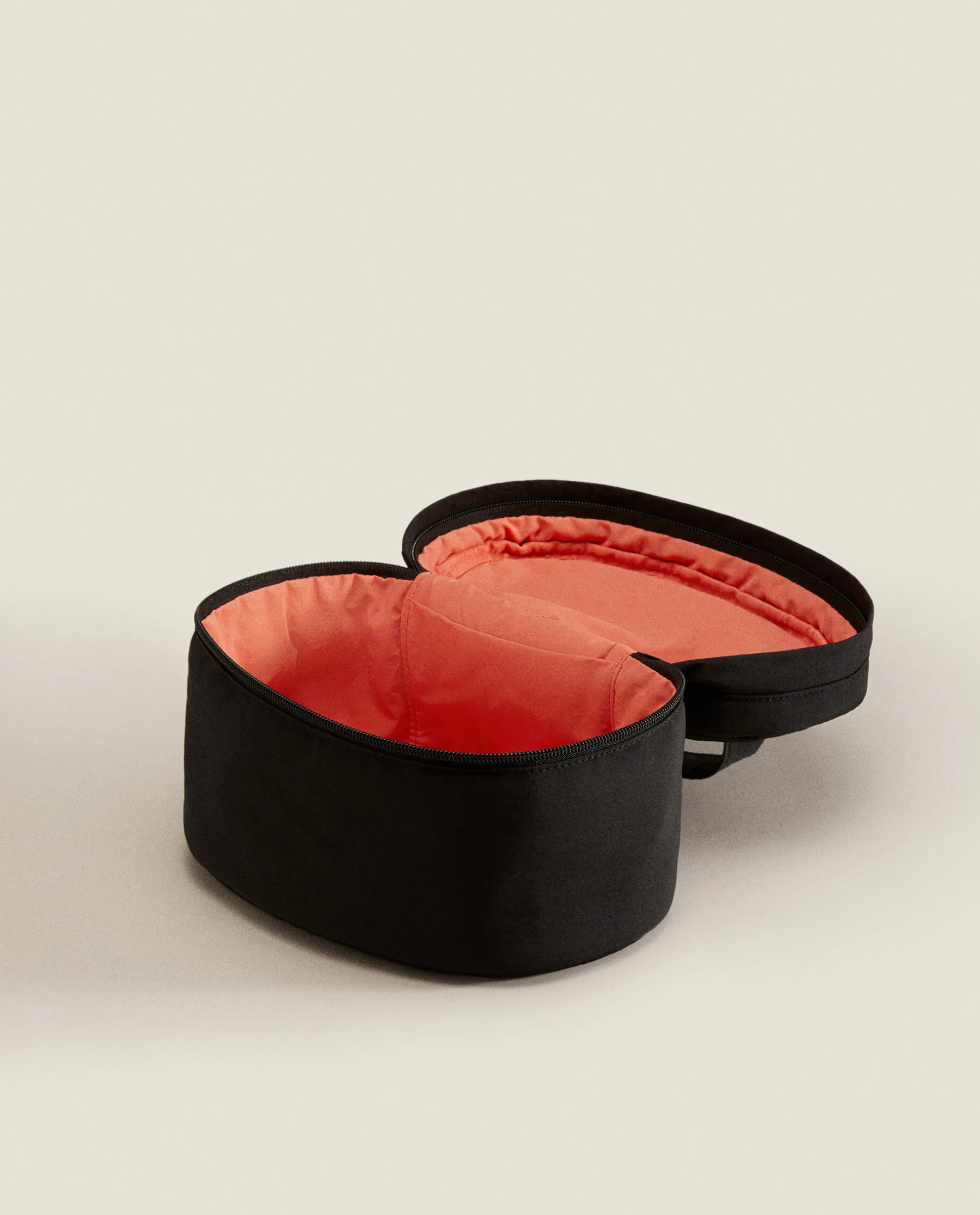 ZARA Home Oval Technical Fabric Toiletry Bag