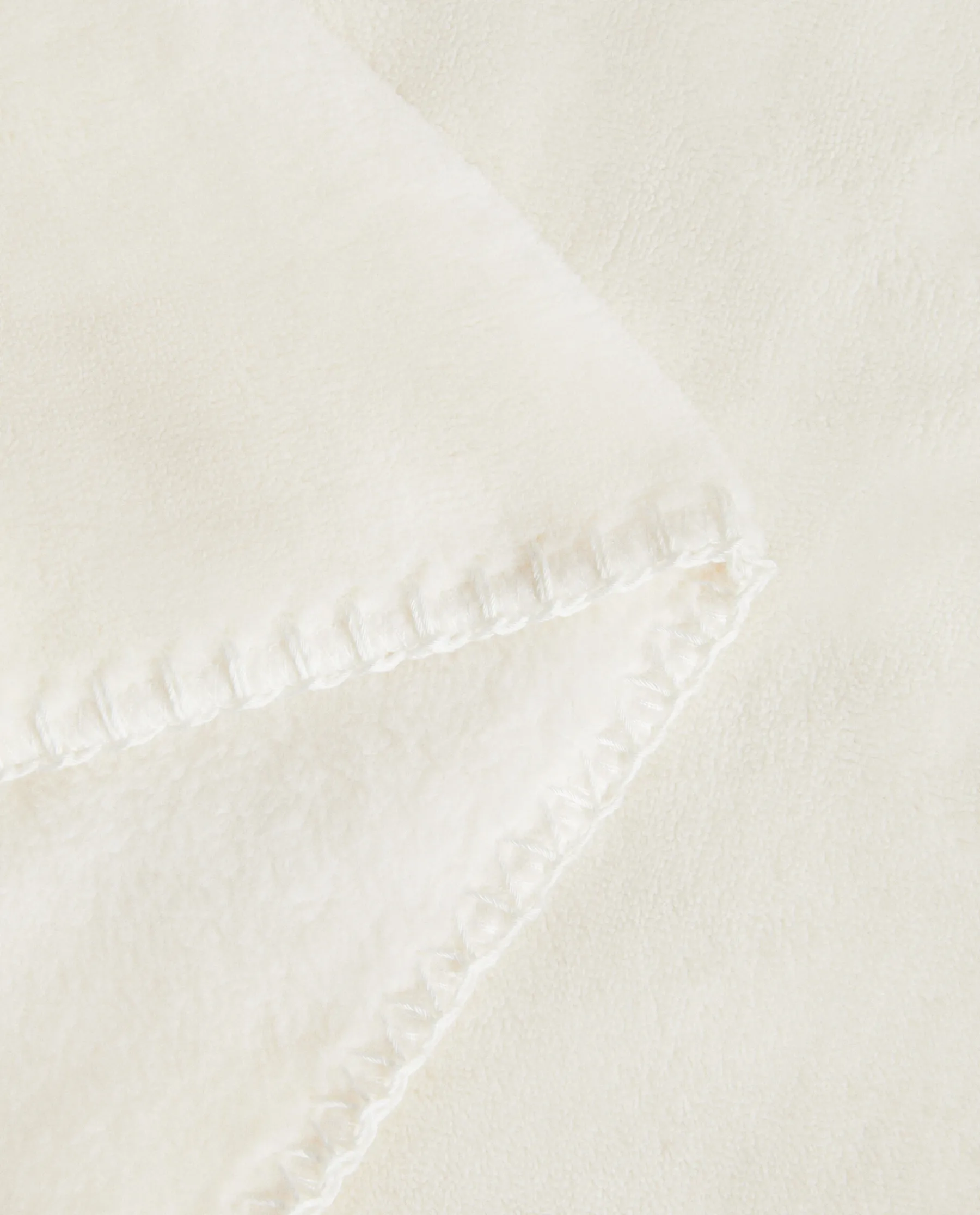 ZARA Home Peanuts™ Embroidered Blanket