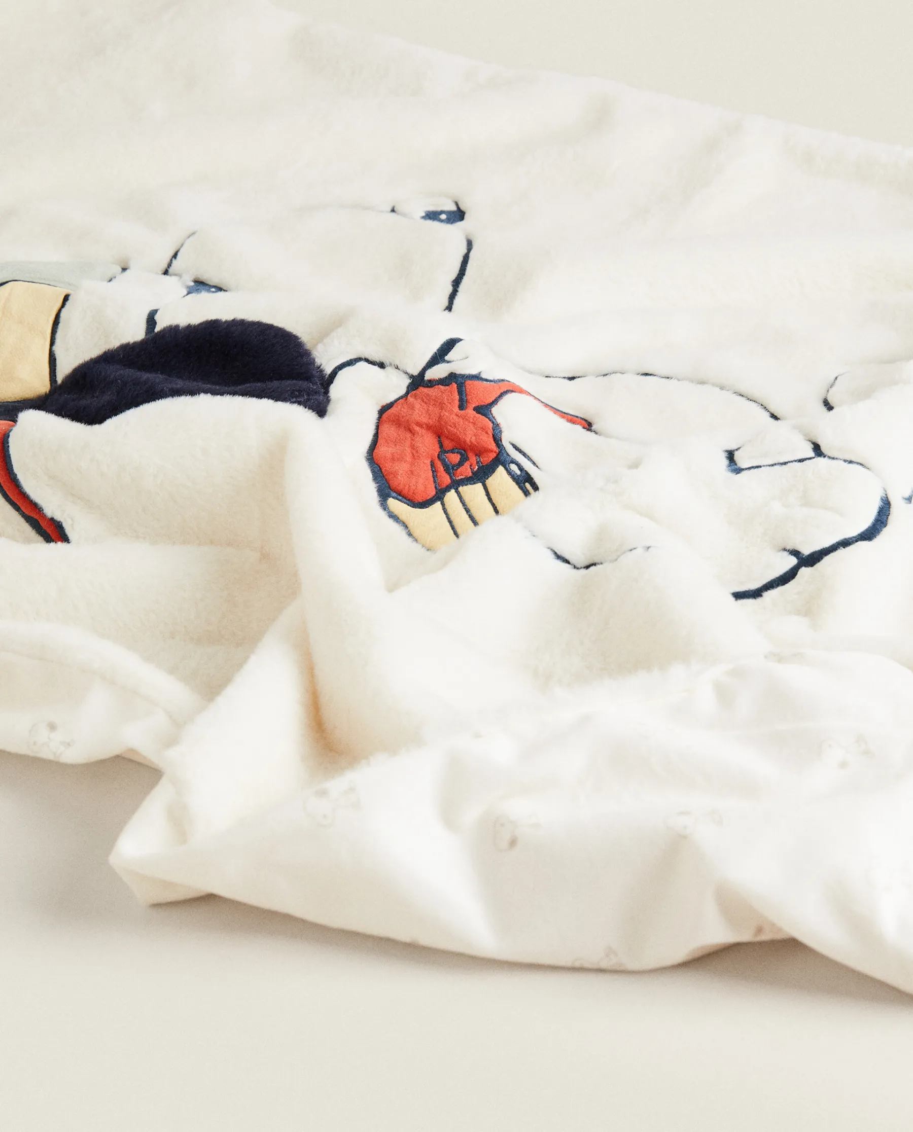 ZARA Home Peanuts™ Faux Fur Blanket