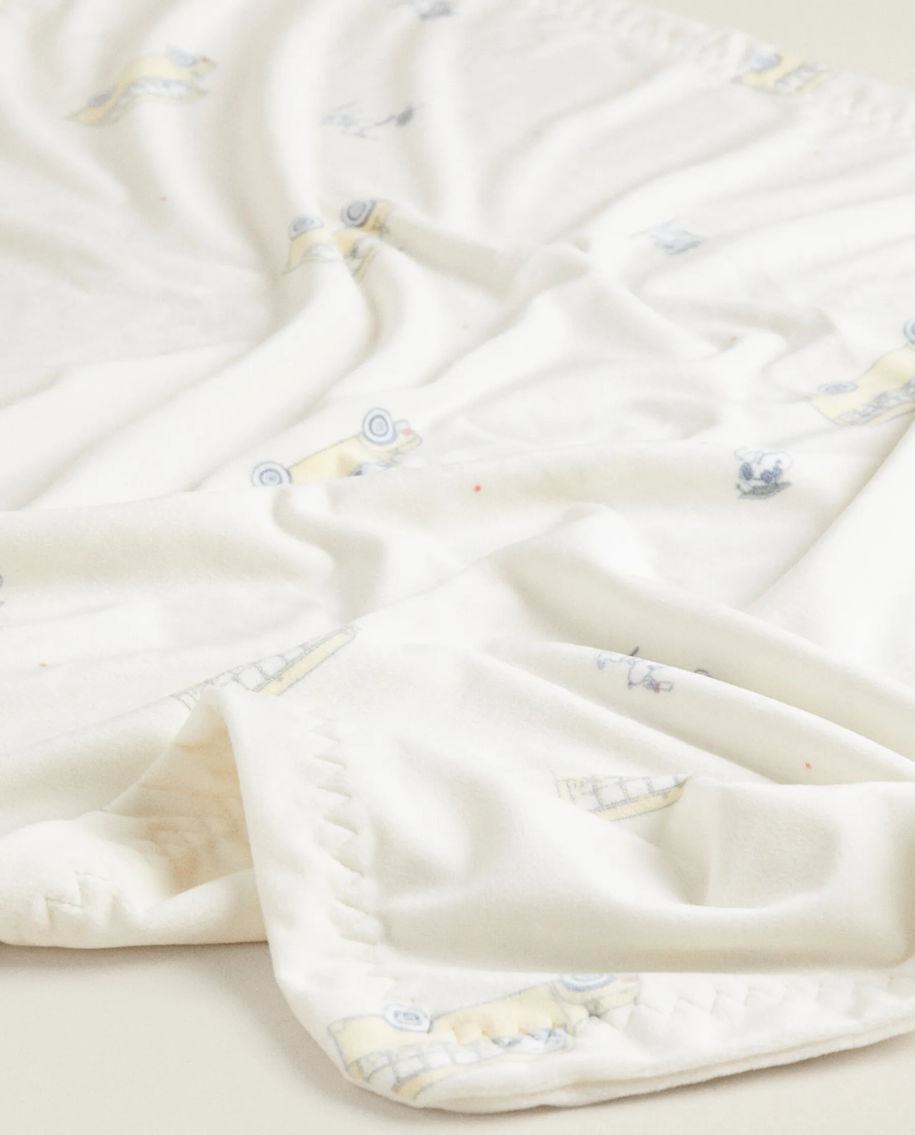 ZARA Home Peanuts™ Fleece Blanket