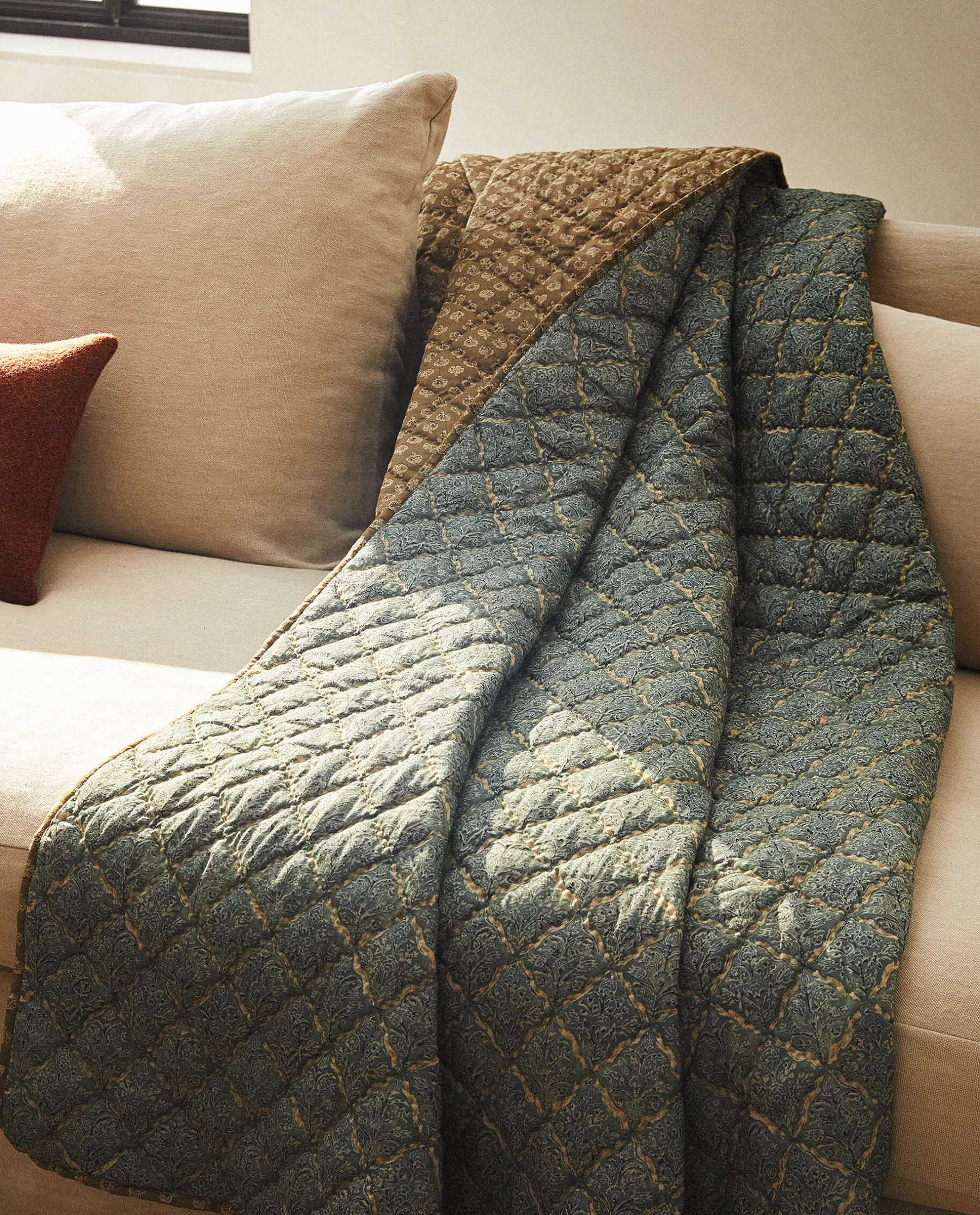 ZARA Home Printed Quilted Blanket