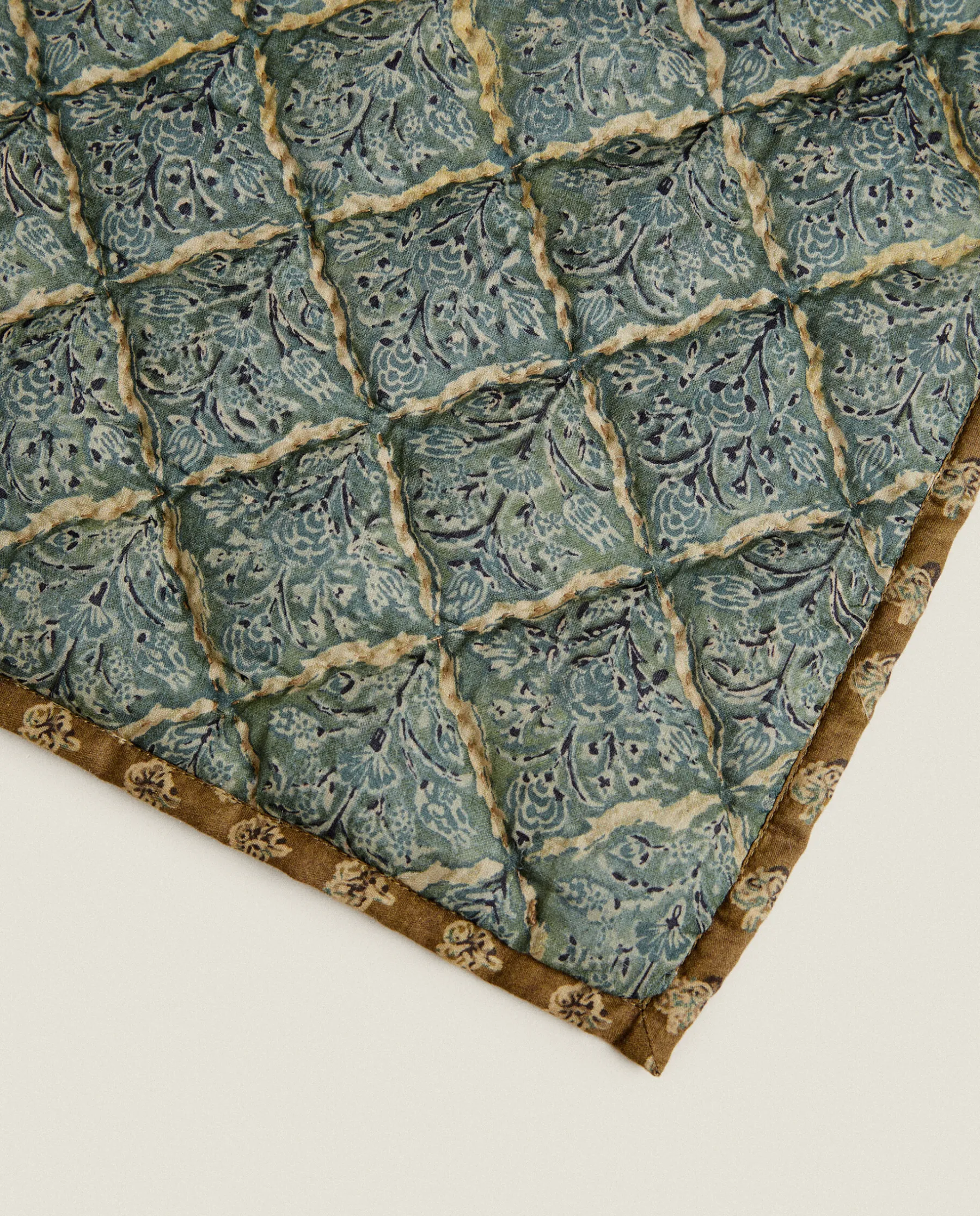 ZARA Home Printed Quilted Blanket