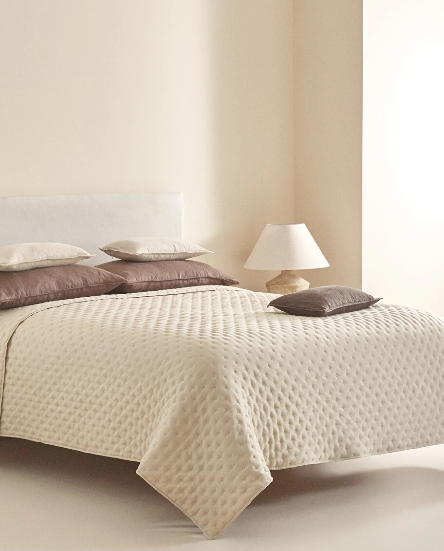 ZARA Home Quilted Quilt With Dots