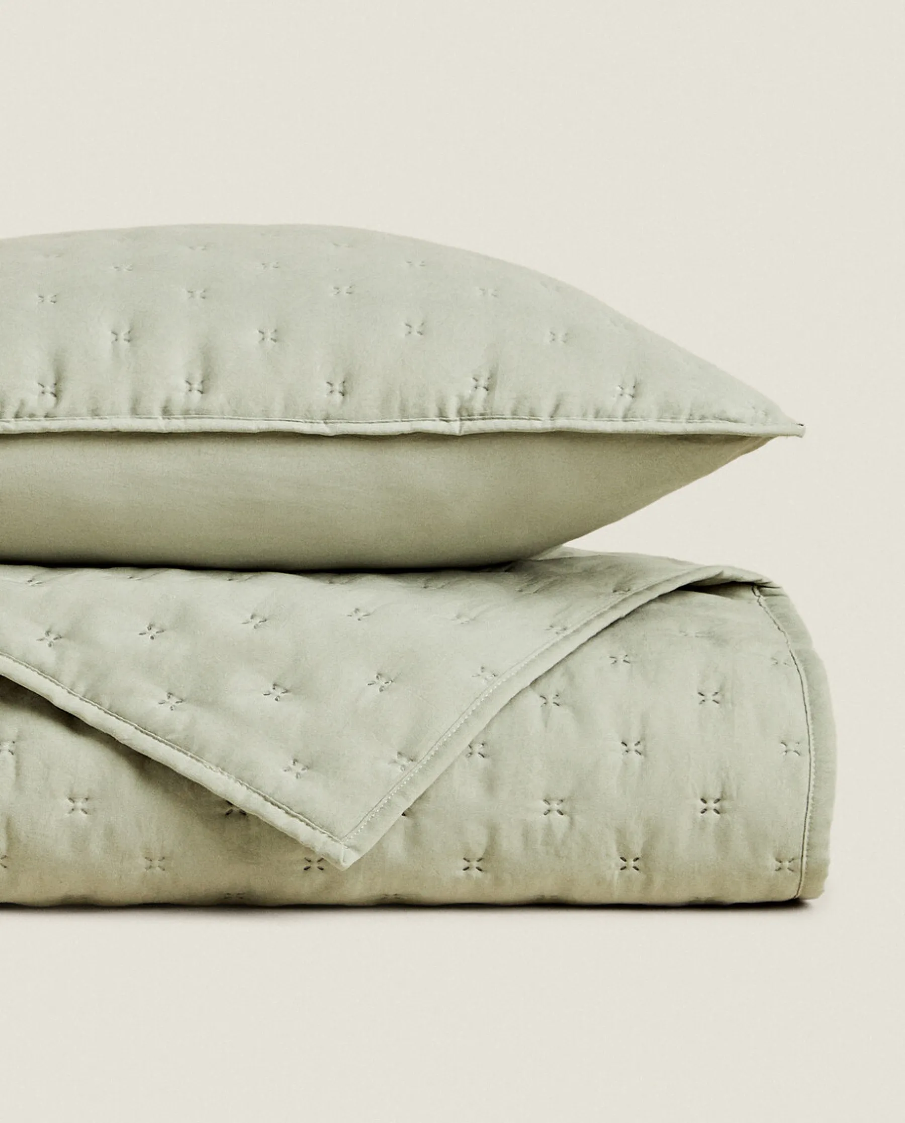 ZARA Home Quilted Quilt With Dots