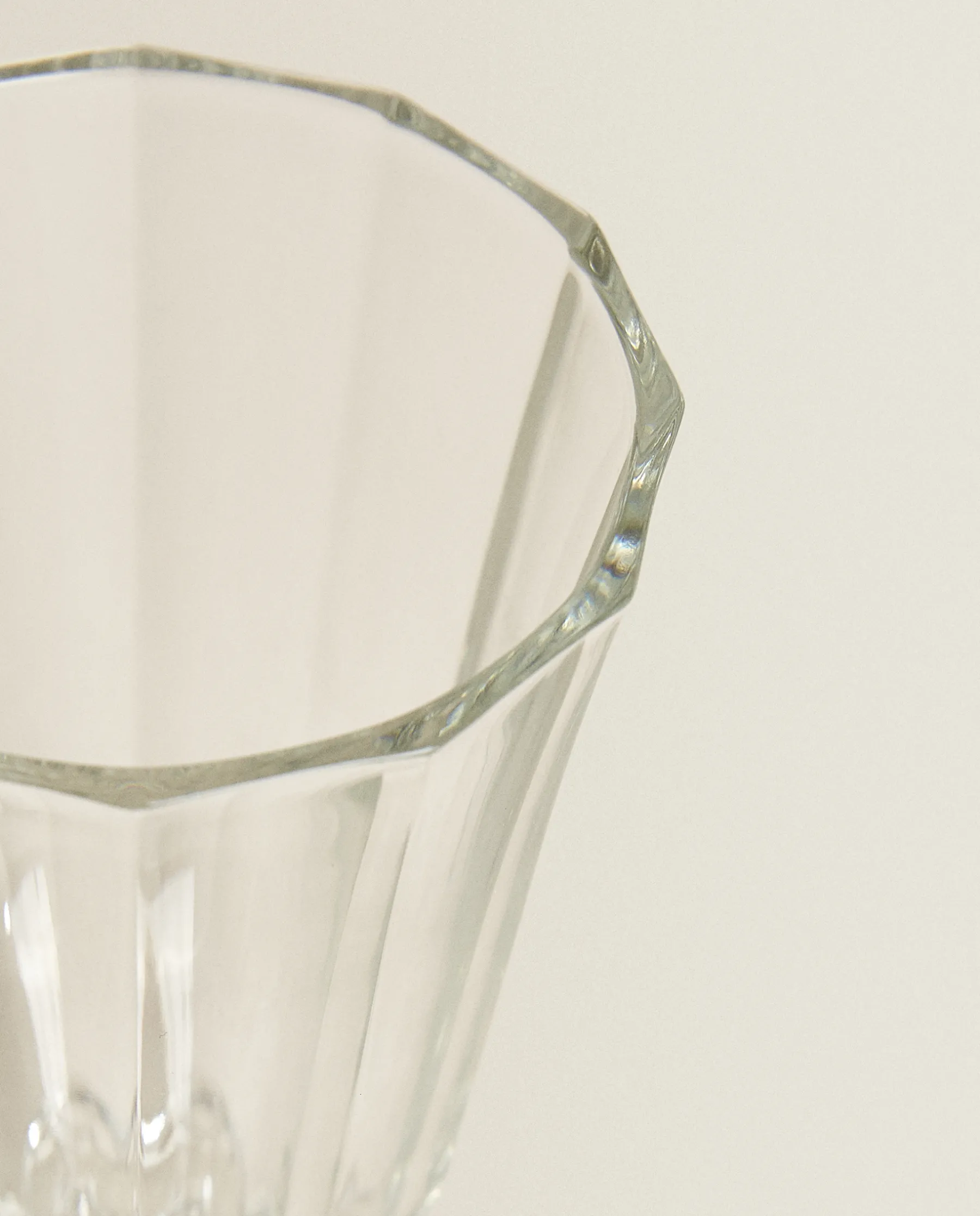 ZARA Home Raised Faceted Wine Glass
