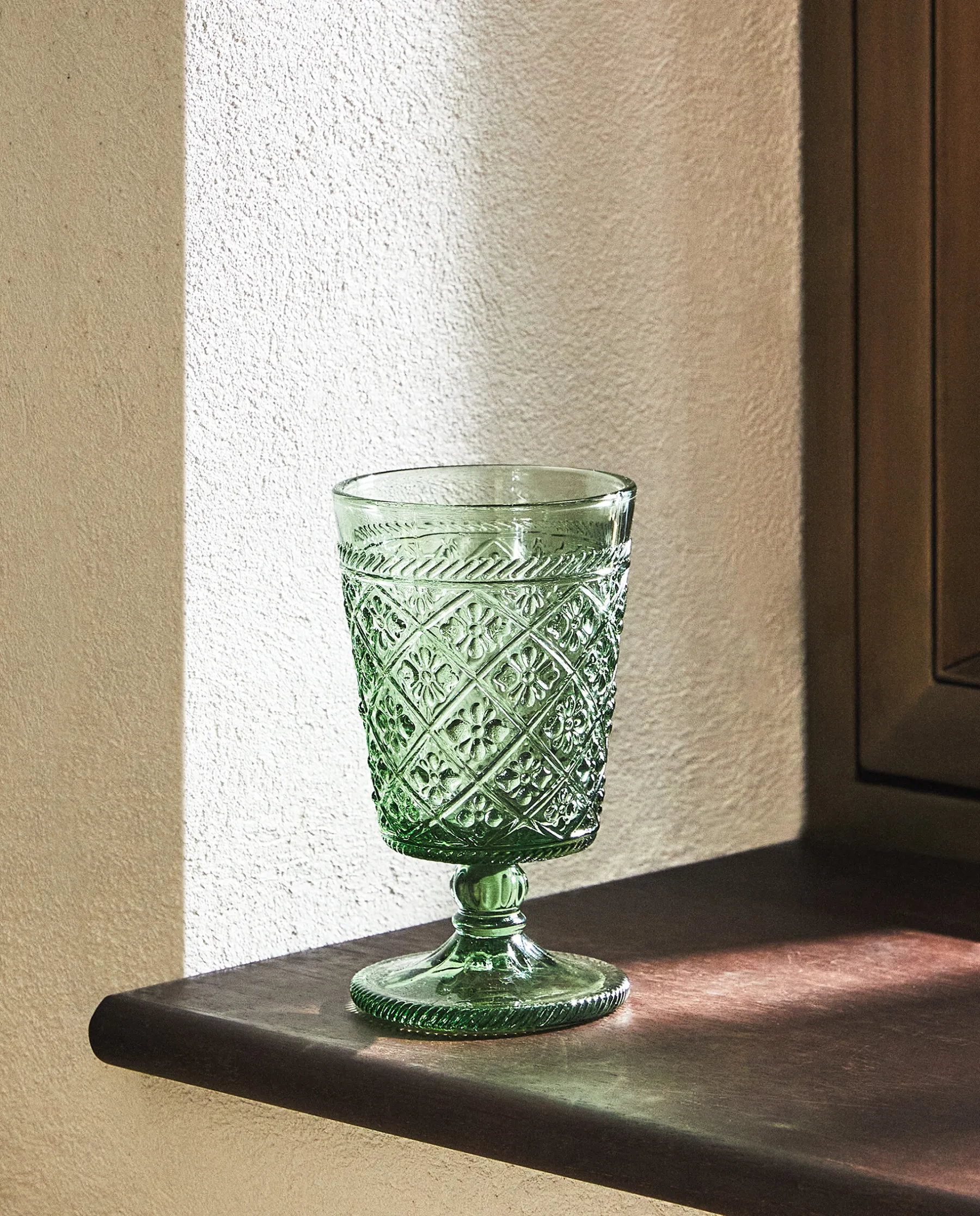 ZARA Home Raised Floral Design Wine Glass