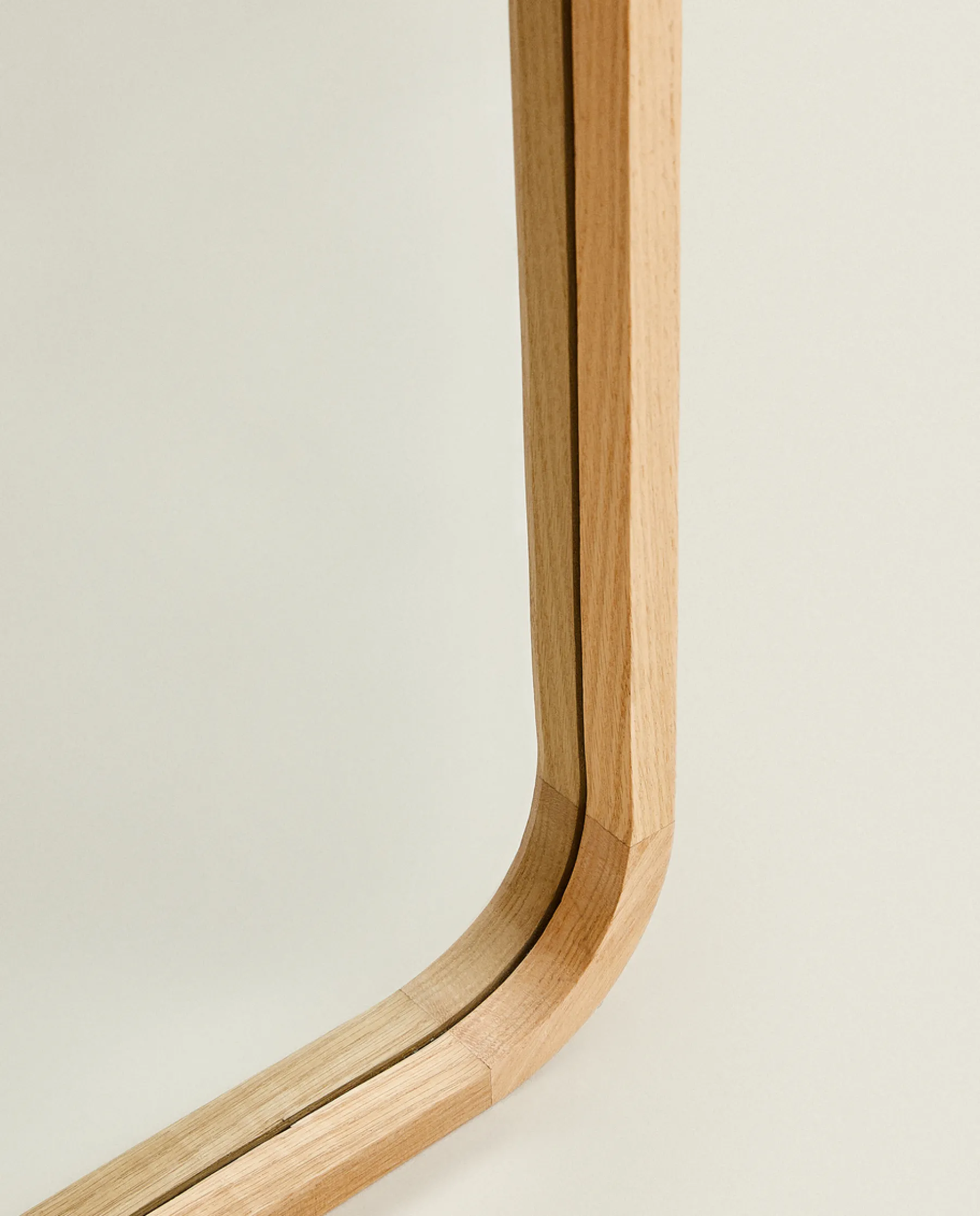 ZARA Home Round Full-Length Mirror With Frame