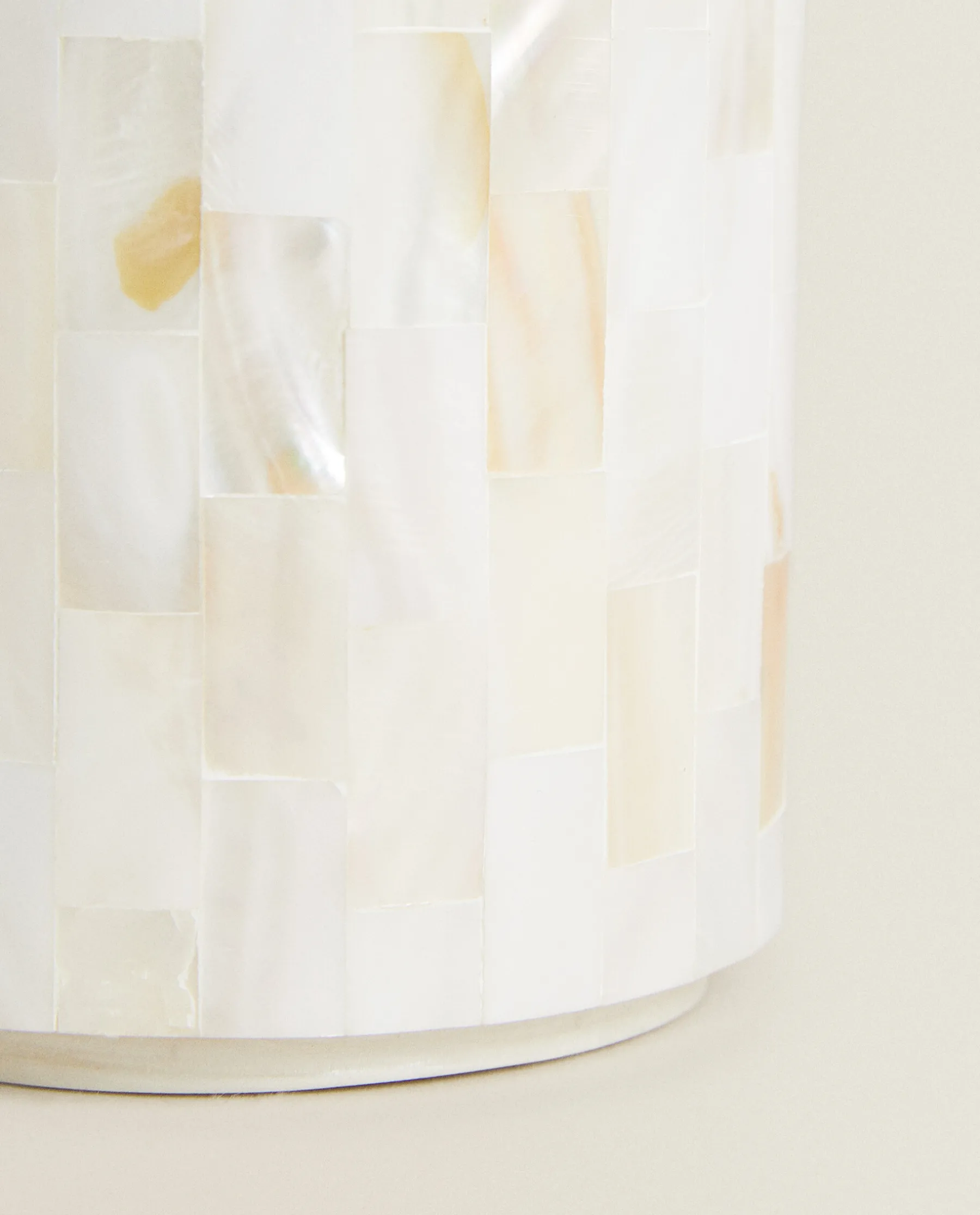 ZARA Home Round Mother-Of-Pearl Dispenser