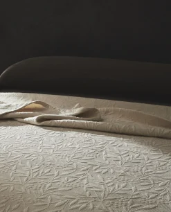 ZARA Home Ruffle Trim Bedspread