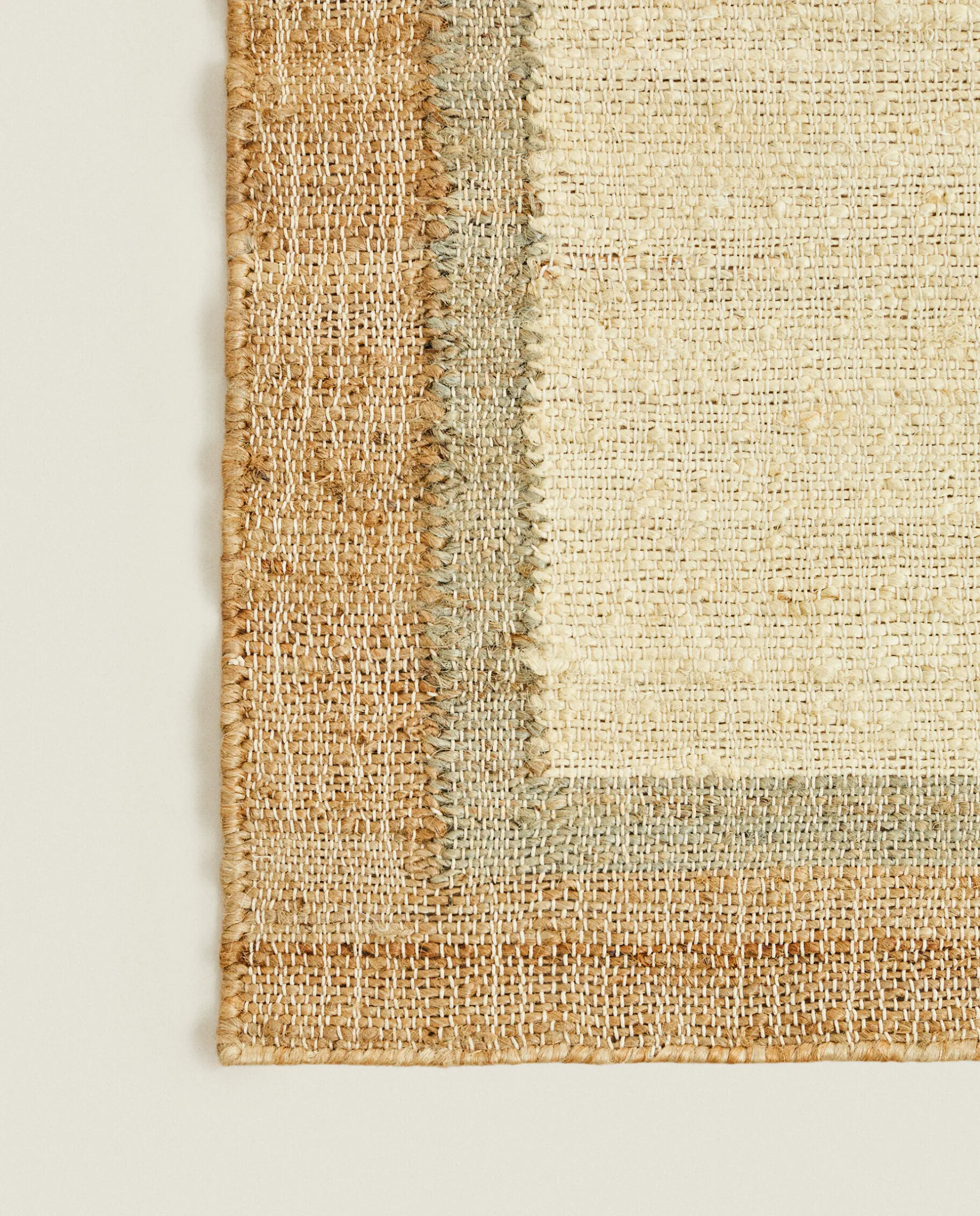 ZARA Home Rug With Contrast Border