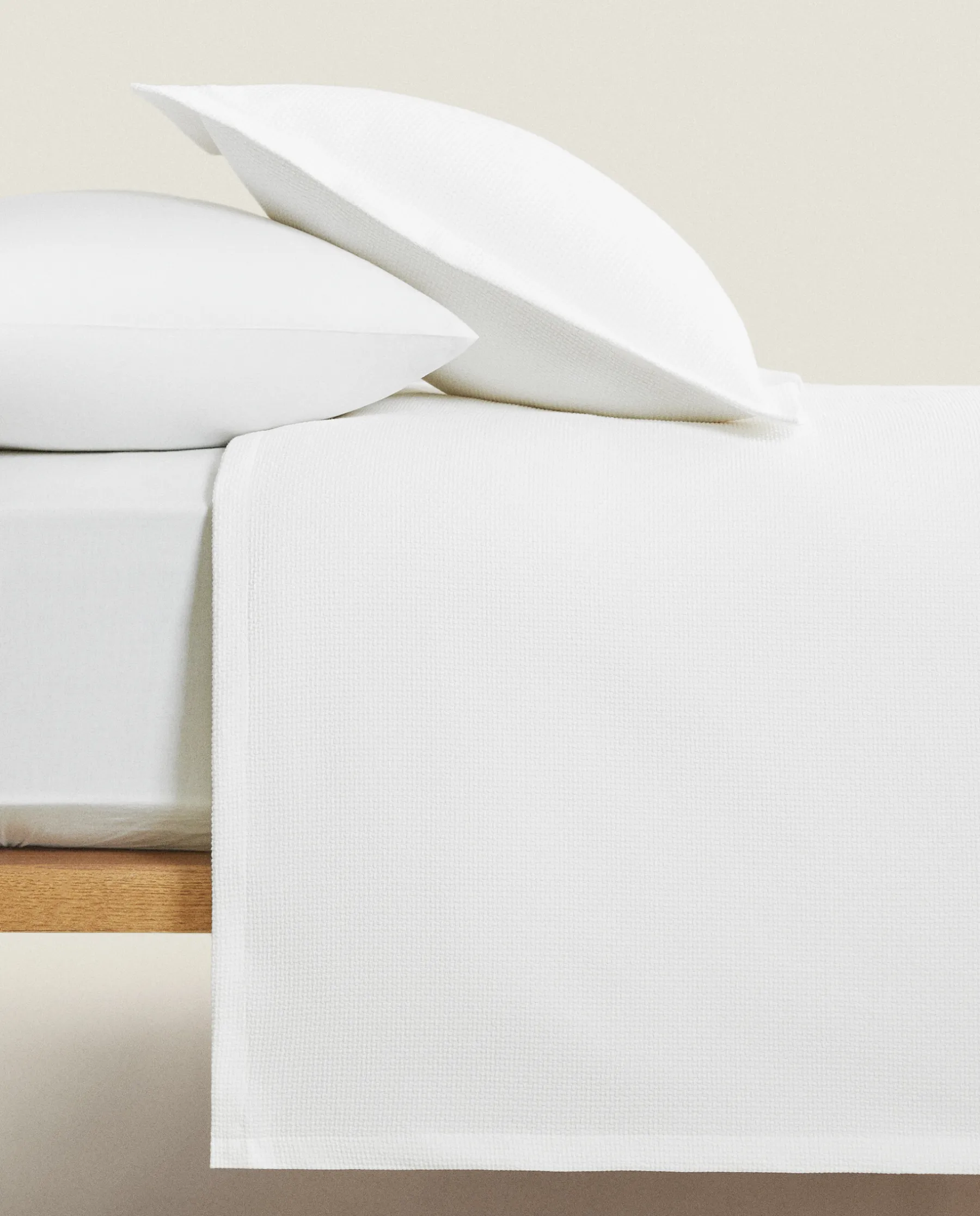 ZARA Home Textured Bedspread