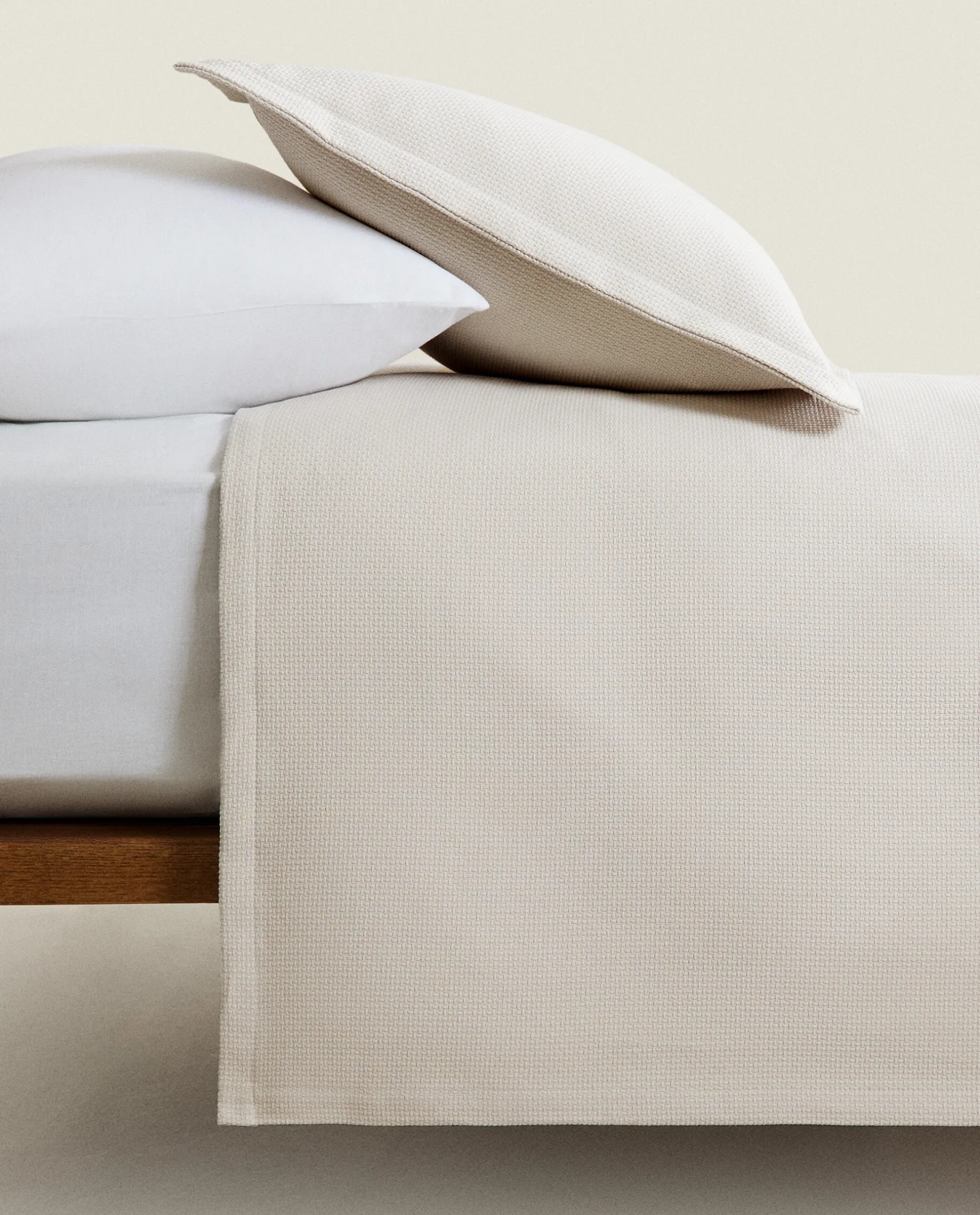 ZARA Home Textured Bedspread