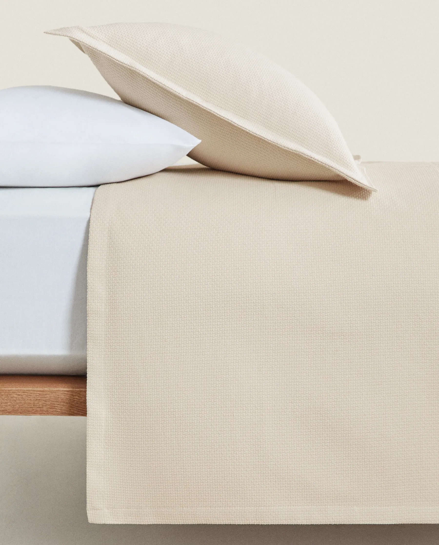 ZARA Home Textured Bedspread