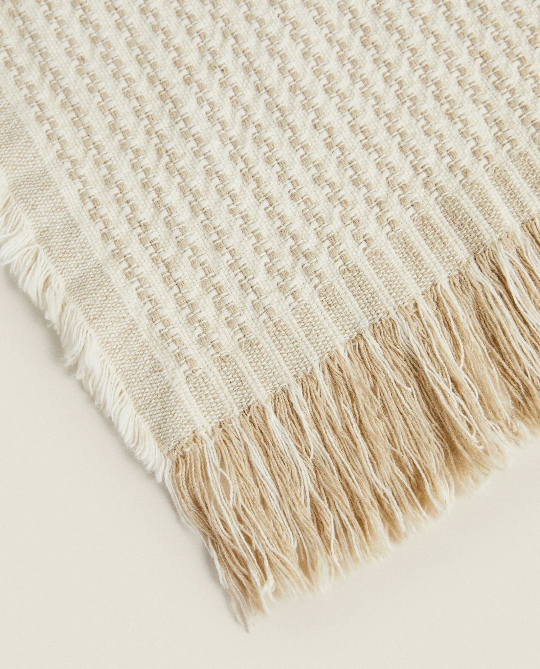 ZARA Home Textured Blanket