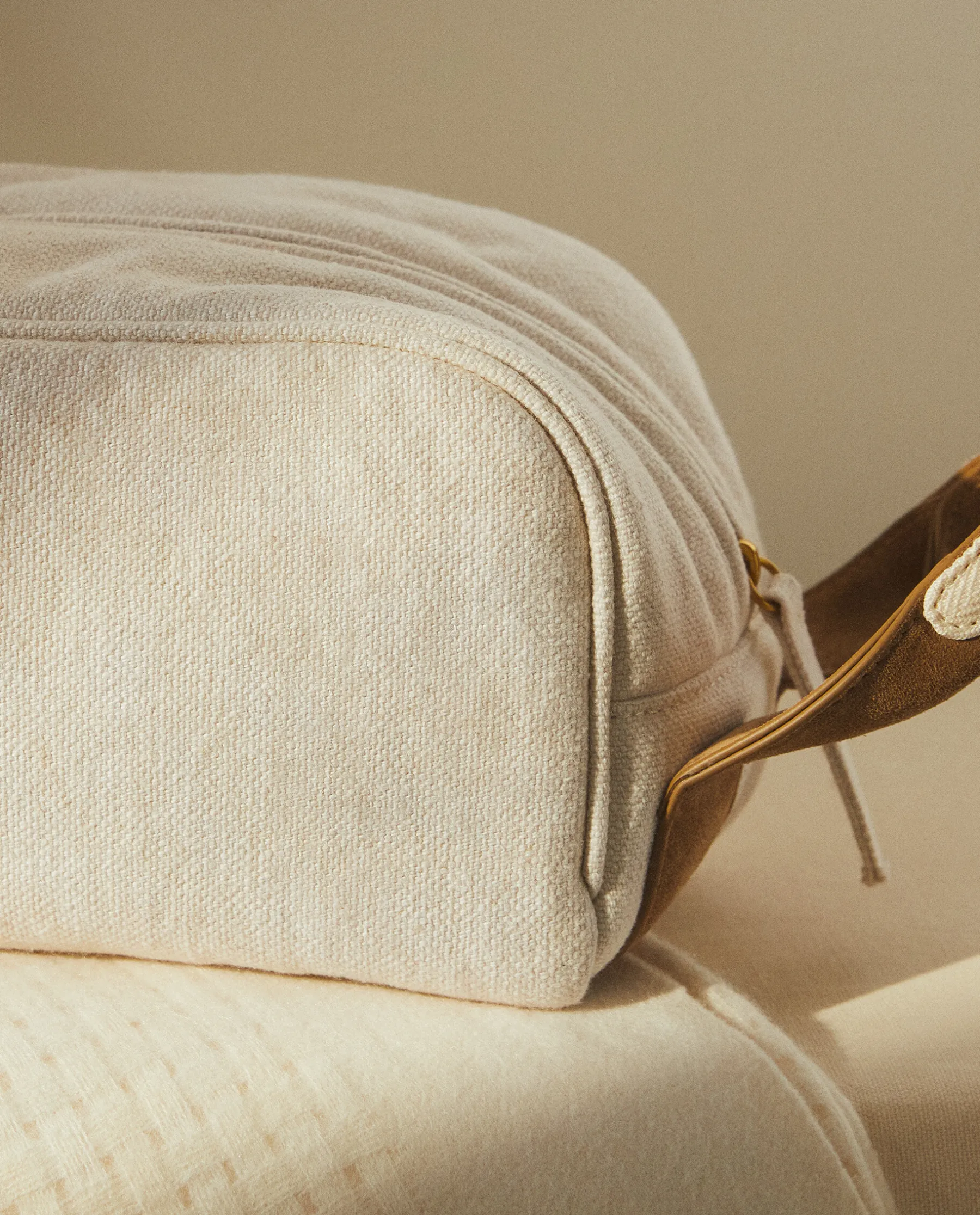 ZARA Home Toiletry Bag With Leather Detail