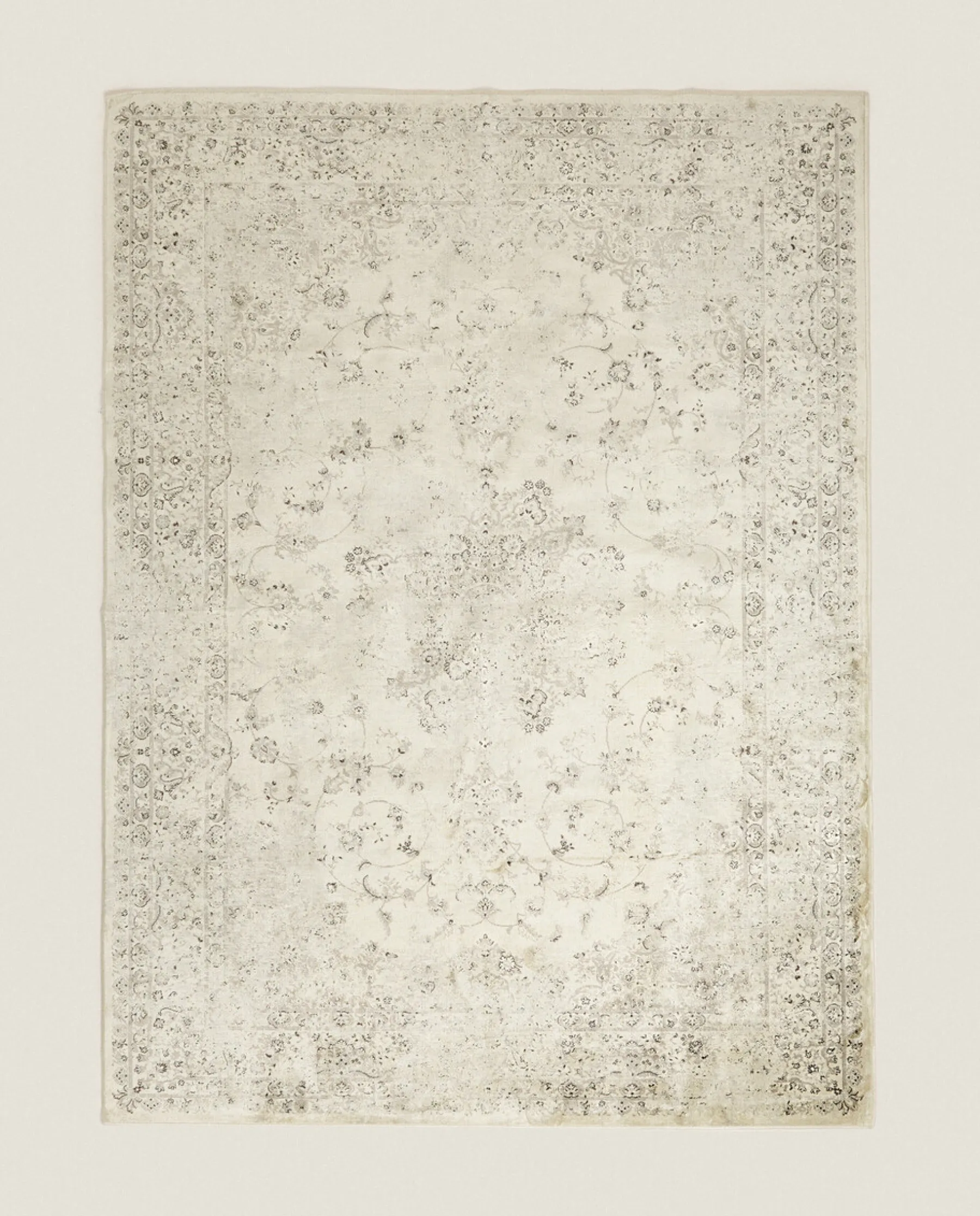 ZARA Home Vintage-Effect Rug