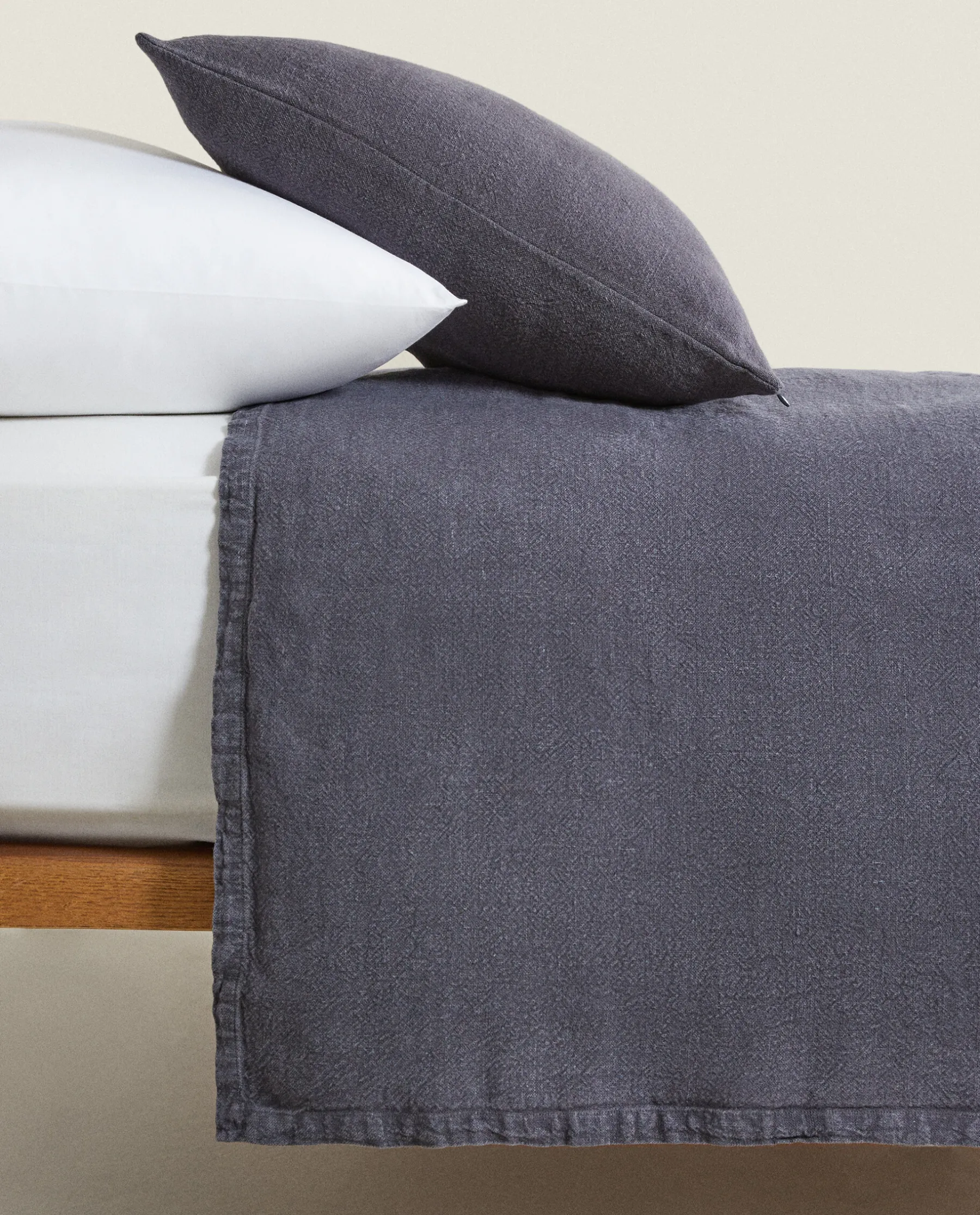 ZARA Home Washed Linen Bedspread (400 Gsm)