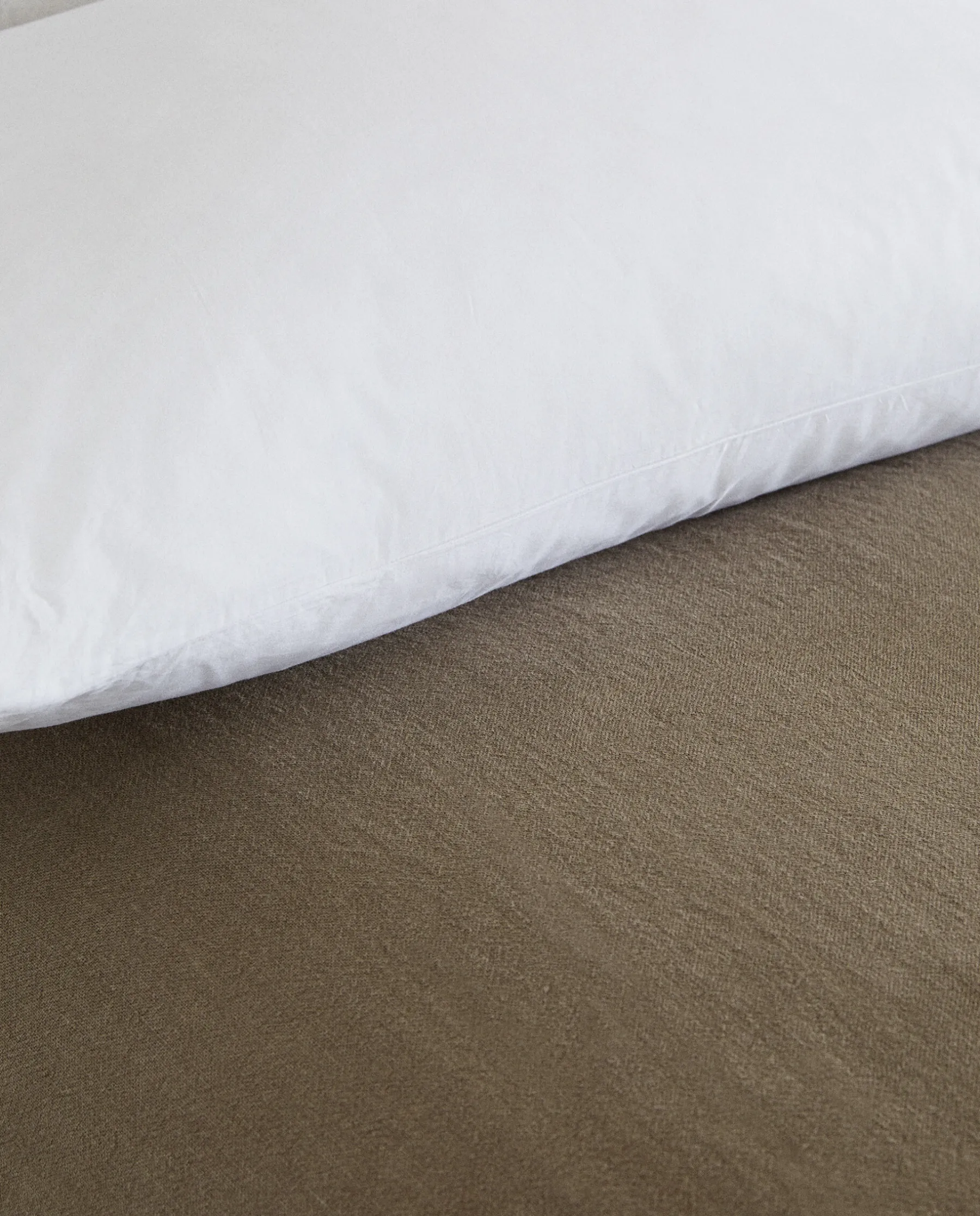 ZARA Home Washed Linen Bedspread (400 Gsm)