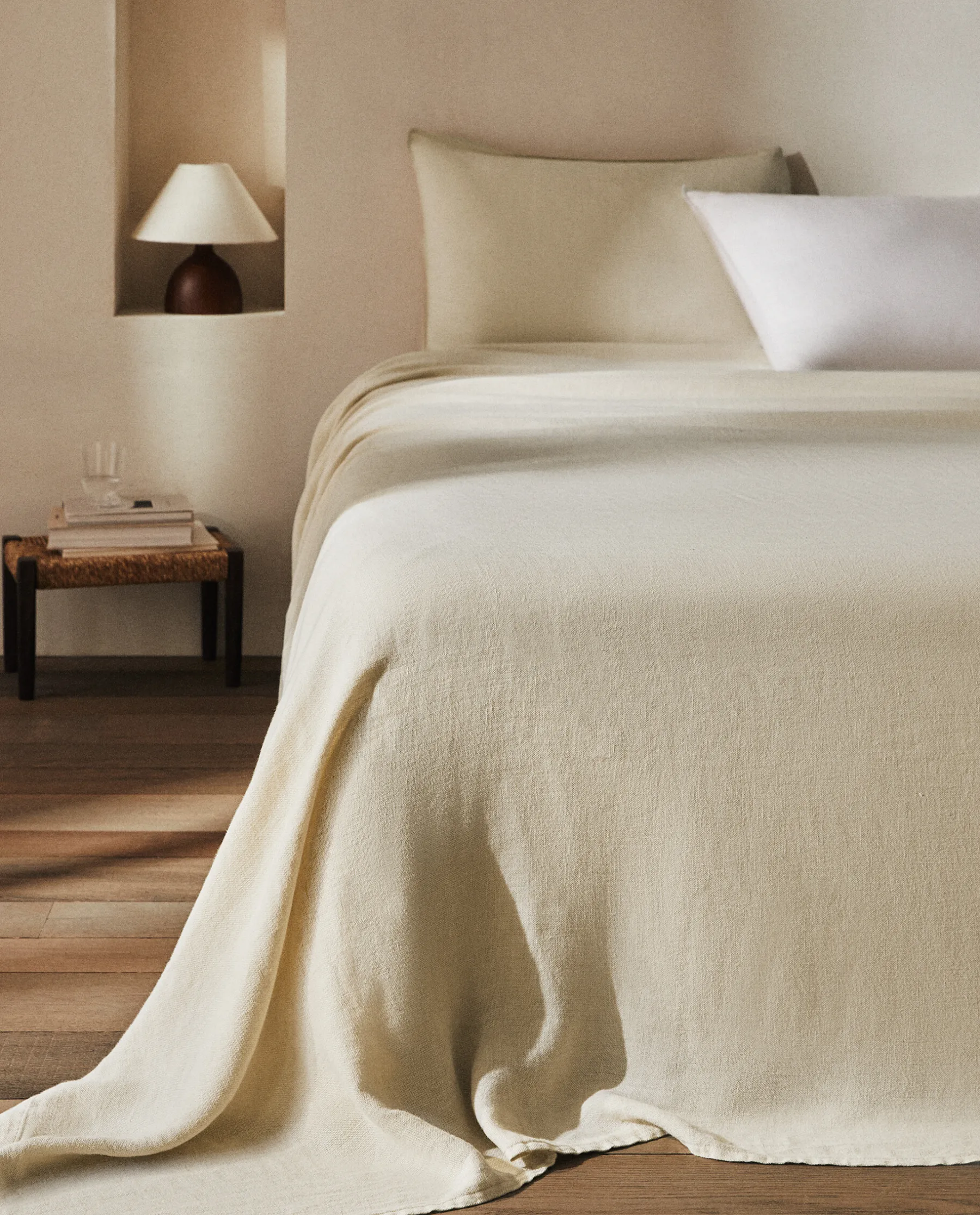 ZARA Home Washed Linen Bedspread (400 Gsm)
