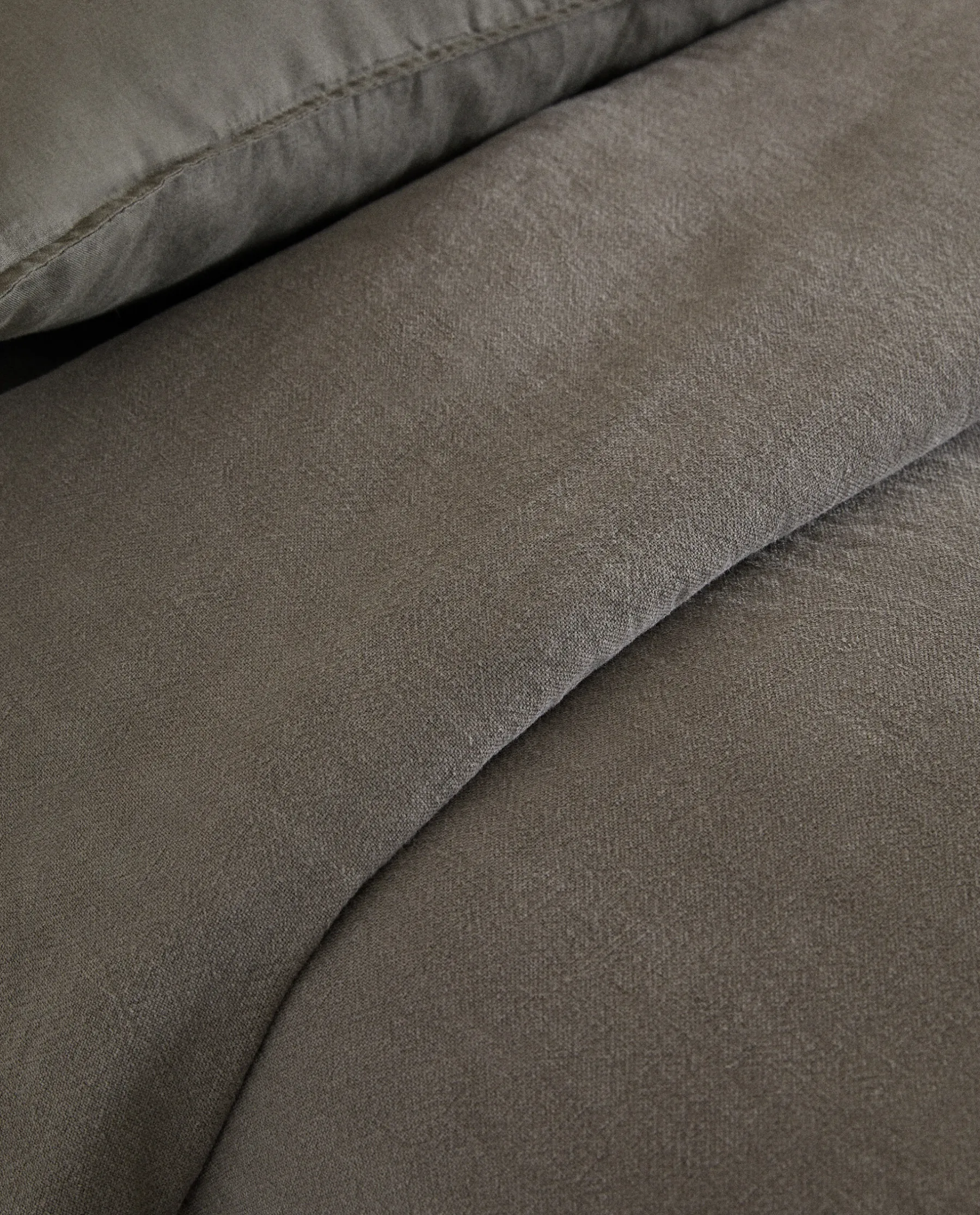 ZARA Home Washed Linen Bedspread (400 Gsm)