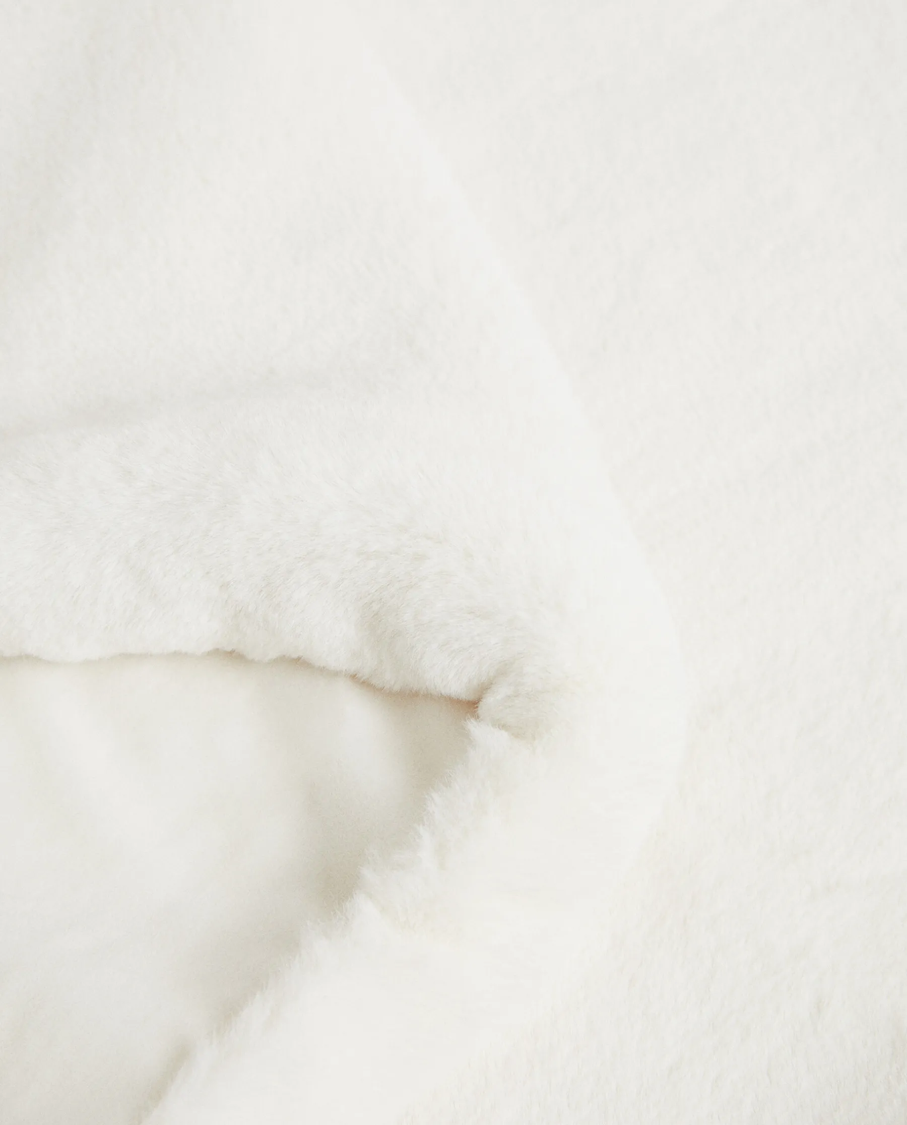 ZARA Home Xl Plain Faux Fur Blanket